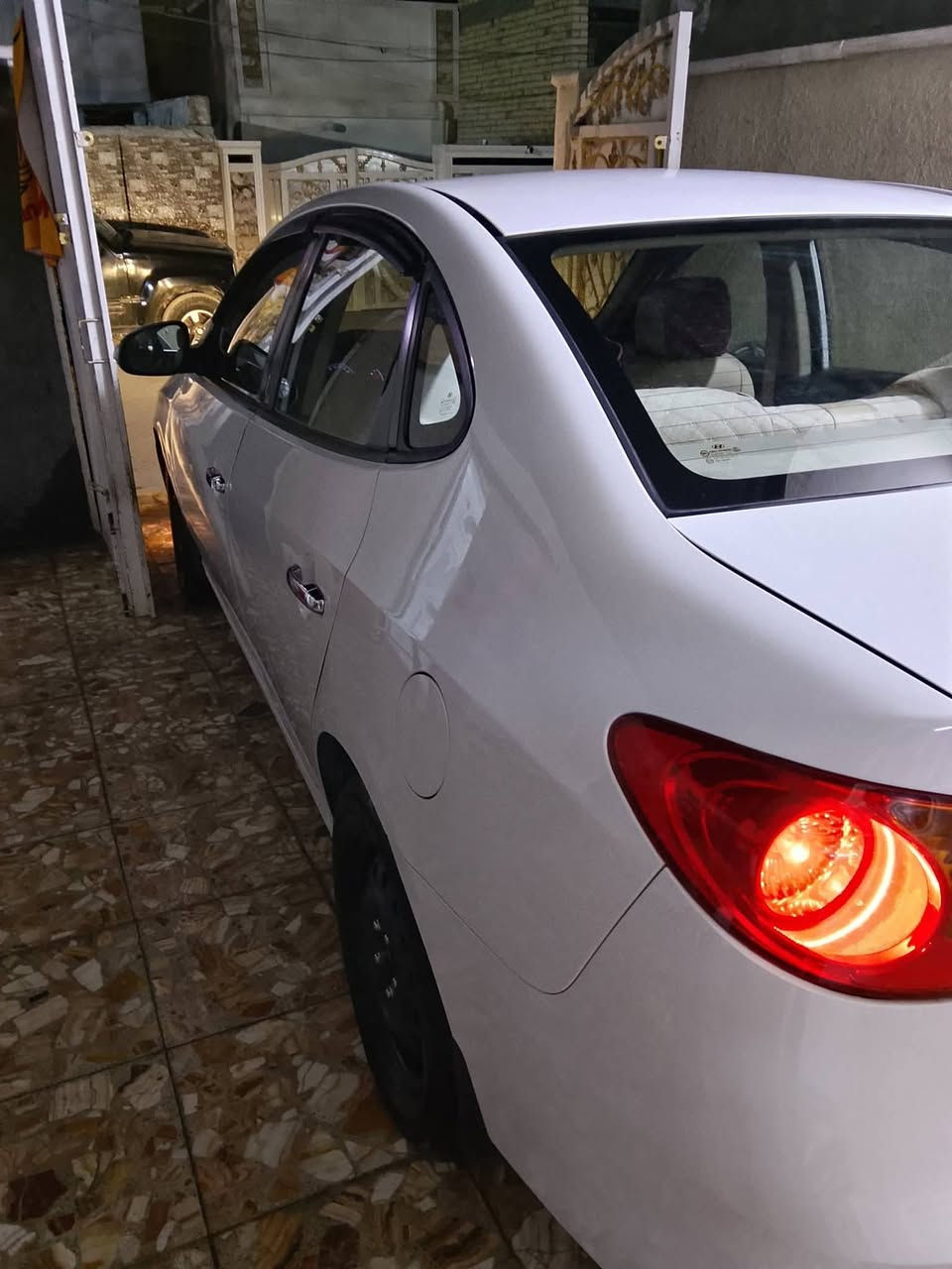 السلام عليكم النترا 2010 سياره حلوه كلشي بمعنى الكلمه
موصفات :
محرك1600 خير من الله 
شاشه +حساسات خلفيه 
ومعروفه النص فول 
صدر محرك كير كله بشرط كفاله من تنقيص وتبخير
بيه بارد جاملاغات الاماميه موضح بل صوره 
مبدله باب مال سايق نفس اللون 
رقم اربيل بسمي والتحويل ثاني يوم 
سعر 110 وبيه مجال للطيبين
والرقم  ‏‪‪0770 536 4082
           ‪‪0790 388 6533‬‬‏ 
مكان السياره بغداد الحسينيه مال راشديه
