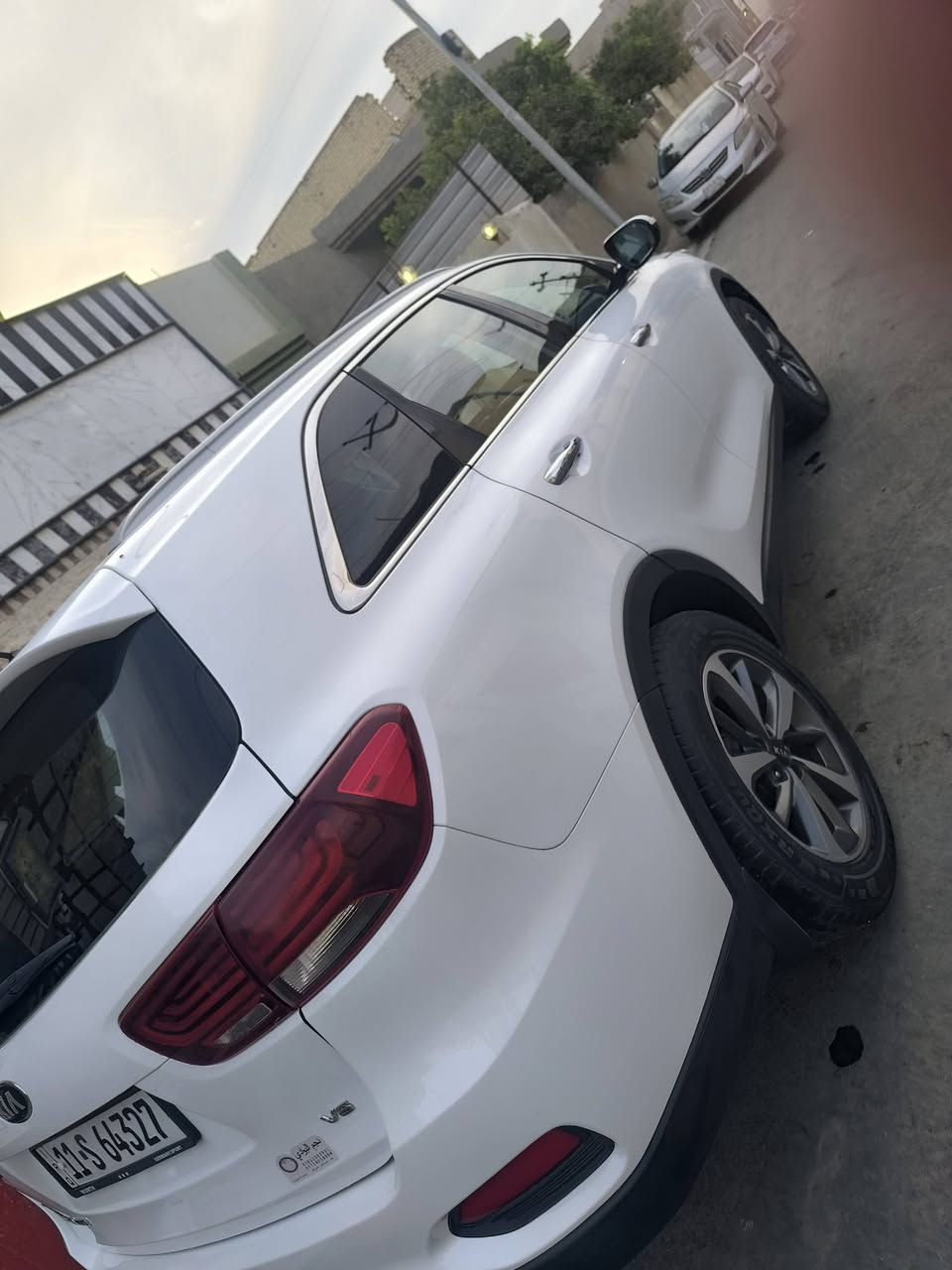 السلام عليكم سورنتو 2020 V6 للبيع 
وارد امريكي السيارة نظيفة جدا ومكينته جديدة حيل لون أبيض 
ما بيها اي نقص والسيارة بسمي ثاني يوم تحويل 
حادثها بنيد وجاملغين تبديل

مكان السيارة كربلاء طويريج حي الرياض خلف مستشفى الجمعية

السعر 205 
للاستفسار ***********
