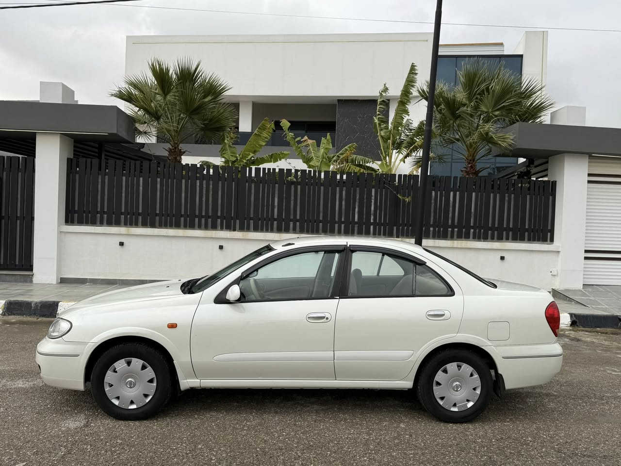 نيسان صني ياباني للبيع 2009 
شرط كير محرك مامفتوحه صدر امامي خلفي جاهزها اربعه تايرات جددت سنويه وارقام جددت بيها شبر صبغ بل بونيد وباقي كفاله عامه سعر 113
***********
