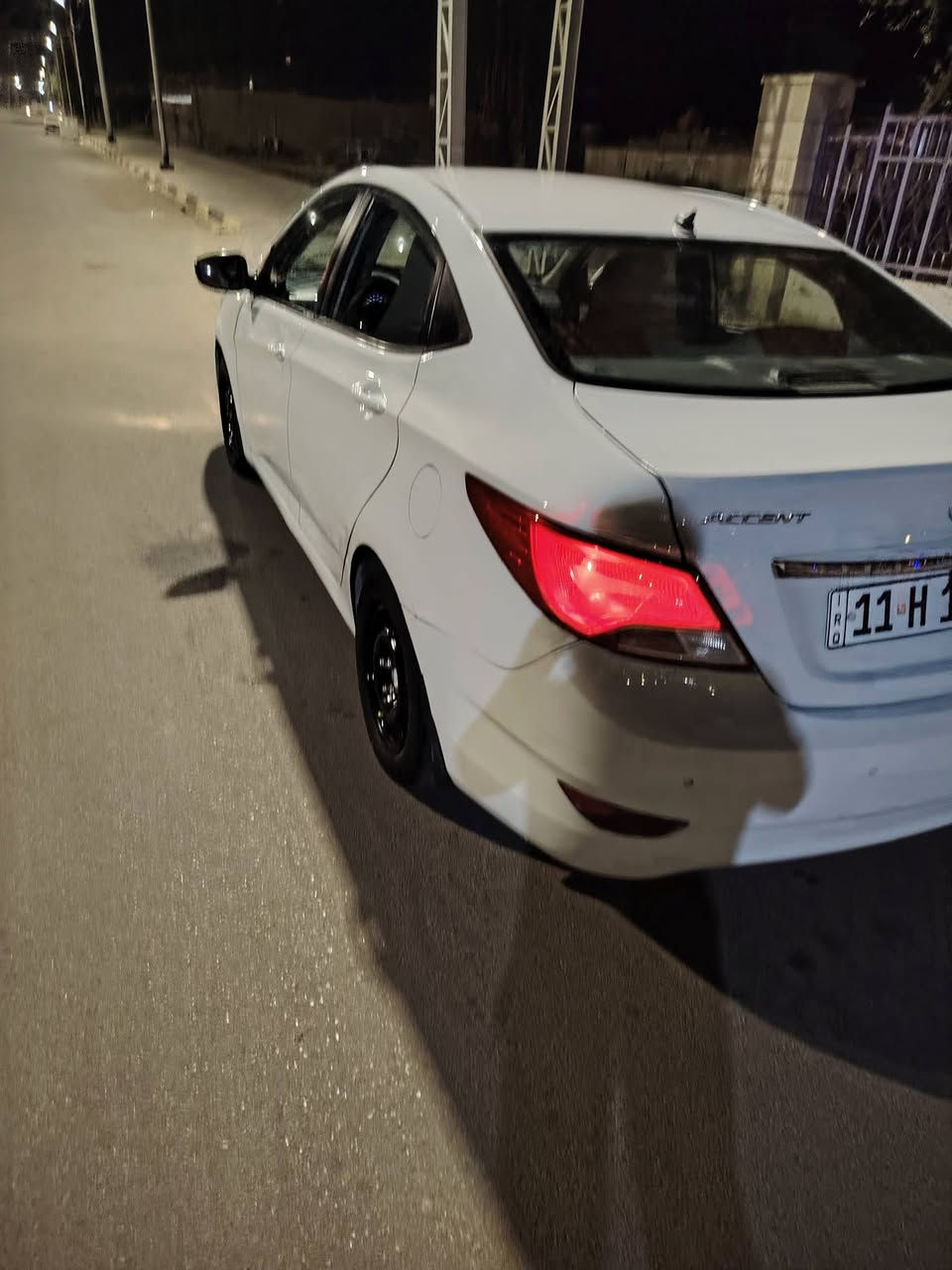 للبيع اكسنت موديل 16 لون ابيض خليجي مواصفات نص فول سياره كفاله بس قبق الجنطه مبدل اصلي بدون صبغ محرك و كير خير من الله ماشي 135 الف مكينه 1600 دوش رقم بغداد مكانهه واسط الكوت السعر  105  ***********.   ***********
