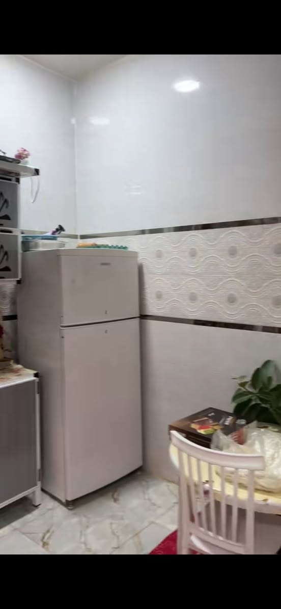 بسم الله
بسعر جداً مناسب
تقاطع القدس موقع جداً واقي 
***********
السلام عليكم 
بيت للبيع ٢٠٠ متر طابو زراعي سند ٢٥ قرار محكمه بي الموقع بعقوبه تقاطع القدس خلف البانزين خانه  غرف ٢ صاله جبيره واستقبال ومطبخ وصحيات وكراج منطقه كامل خدمات
