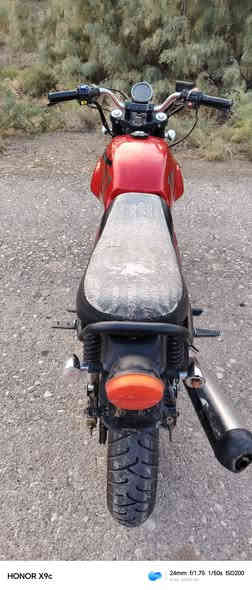 دايوان لايتي موديل 20 أوراق اصوليه كهربائياتها شغاله كلها مكينه مكفوله زوج تايرات جدد سعرها ٩٠٠ وبيها مجال مكان طريق كوت بغداد قرب تقاطع النعمانيه خاص مفتوح ***********
