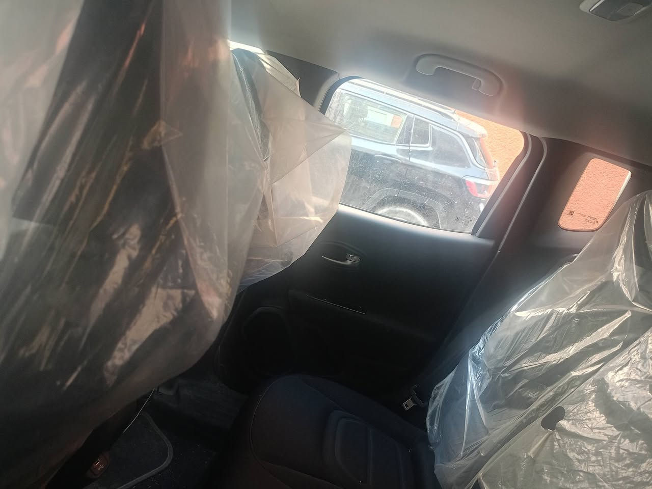 السلام عليكم
جيب رنكيد موديل 2021 
اربع قطع صبغ ابيع مصبوغه عام
رقم اربيل الدولي باسم شركة يعني امن وامان اجي وياك لحد شركه وتكعد وياه تريد تحويل تريد وكاله تريد ابقى وياك لمن تتحول اني حاضر  
السياره ماشيه 25 الف فقط حقيقي 
دفع رباعي اربع مودات 
محرك 2400
مانع انزلاق
تحديد مسار 
مري كهرباء حساسات
رادار 
بارك كهرباء
كهربائيات كلها شغاله بلاد فول 
تدفئة تبريد شغال 
تشغيل عن بعد بصمه 
كامله 
السياره نظيفه كشنات دواخل كله نظيف جديد 
موديل 21 ومماشيه هواي 
سعرها 97 ورقه وبيها مجال بسيط للطيبين 
مكانها حي البنوك 
رقم ***********
