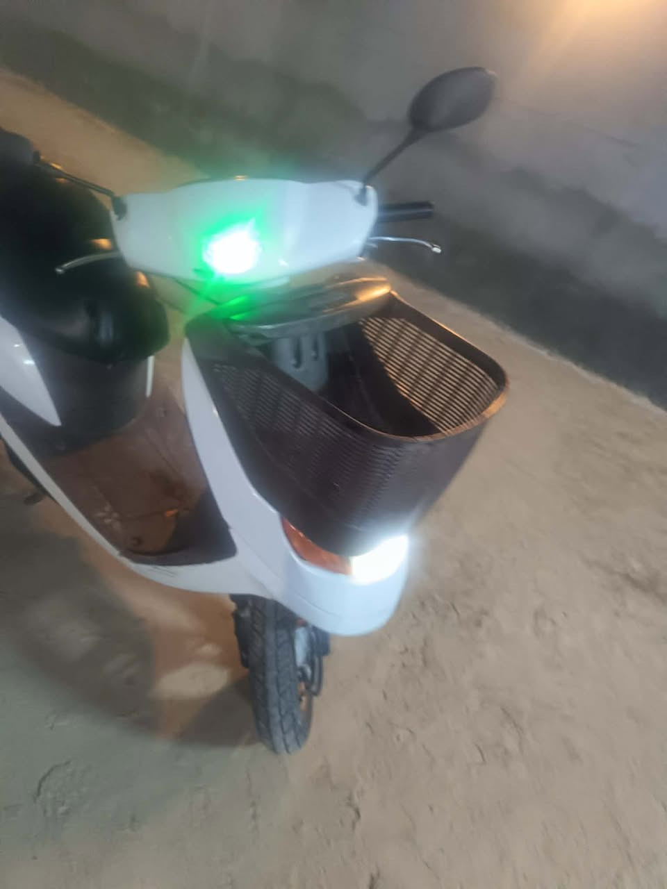 ماطور حجم صغير بانزين وحد ودهن وحد ياباني كله شغال ونظيف للبيع او مراوس ب 275 بي مجال بسيط ***********
