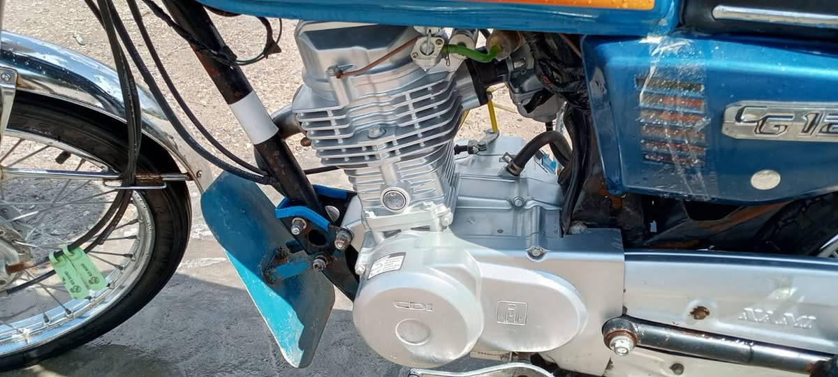 سلام عليكم دراجه نامه مكينه مامفتوح بيهه برقي الدرجه نضيفه ونعمه من الله اصولي اوراقهه موجوده ويلاتهه جدد تايراتهه جدد الدرجه كلش حلوه مكانهه ناصريه سوق الشيوخ 950وبيهه مجال
 ***********
