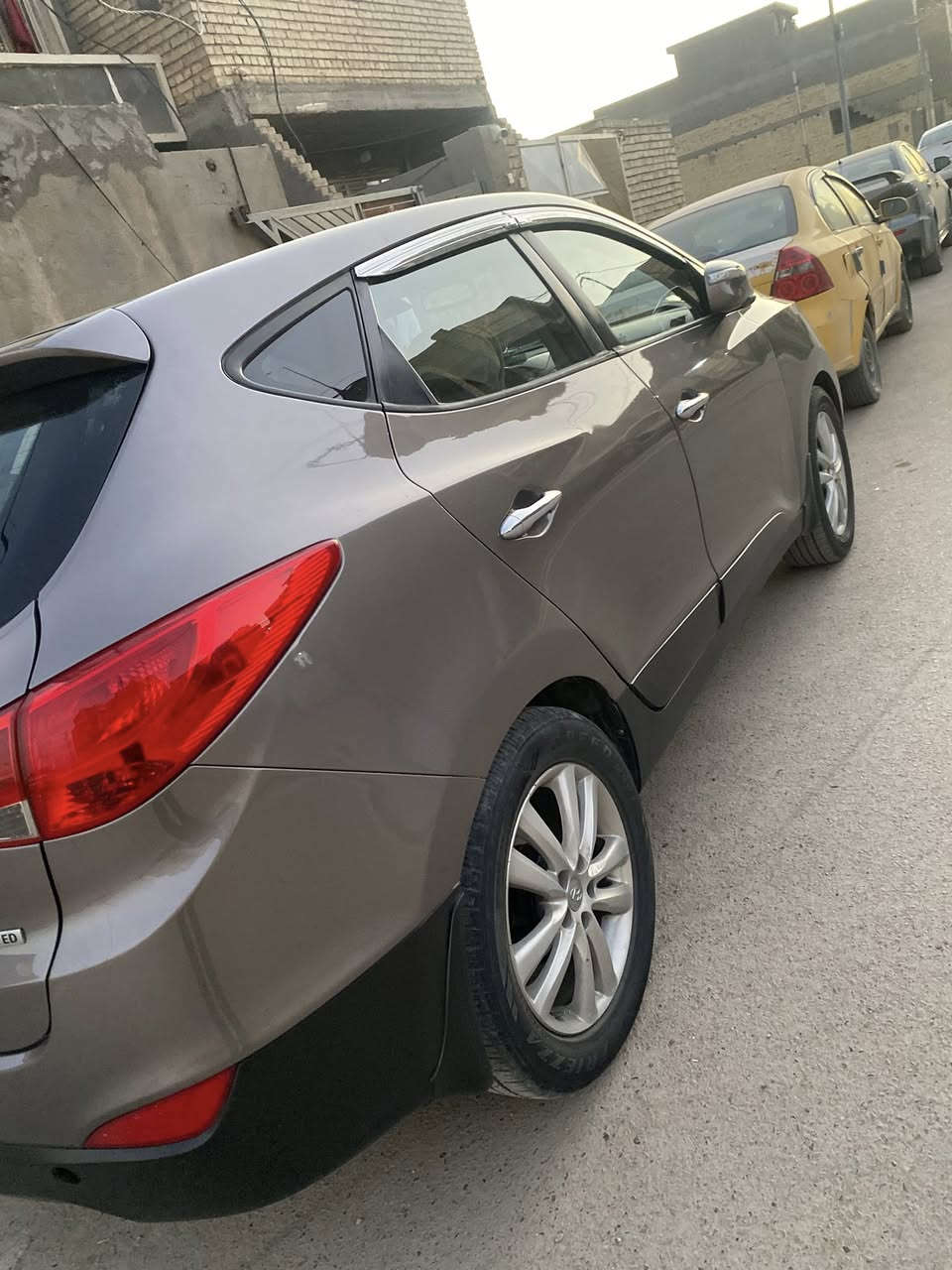 سيارة توسان  موديل 2011 سيارة مصبوغة عام جمالية مكفولة شواصي كاملة وارد أمريكي بانوراما كشنات كهربائية السيارة اي نقص ما بيه مكاني بغداد كفاءات السيدية قرب تقاطع الدرويش  السعر  $123 ورقة 
متواجد بس واتساب ***********
