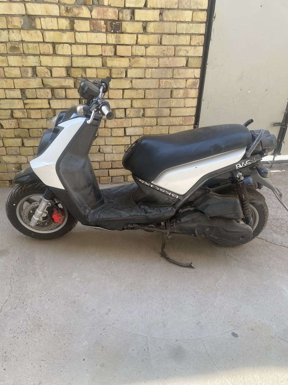 سكنس جبلي دراجه كامله مكمله ماناقصه شي
مبدل بيه فقط ولفات وشغل مضبوط  ،اوراق 

سعره مليون  ***********
