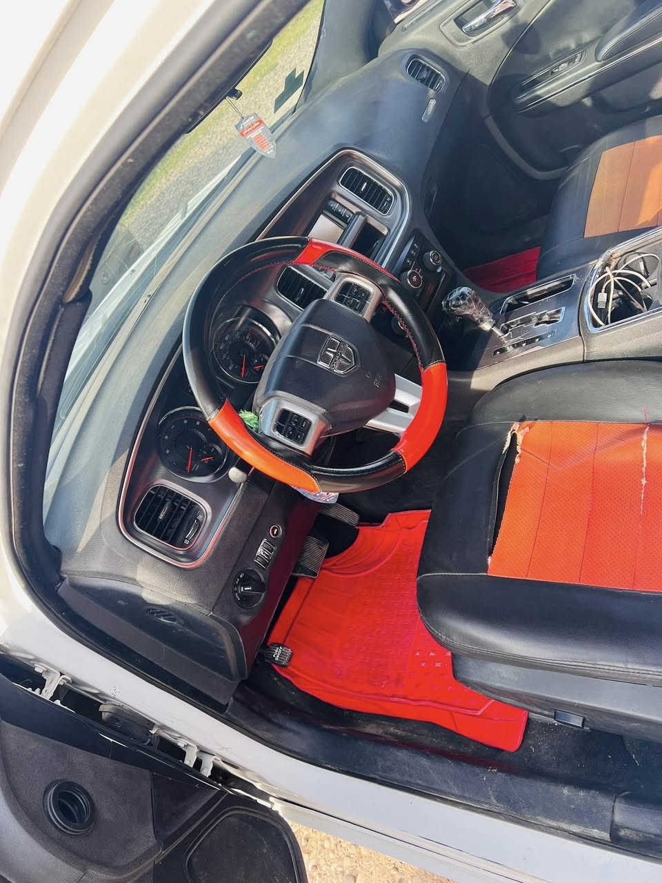 سلام عليكم جارجر موديل ١٤ سياره محرك ٦ سلندر كير محرك شرط صدر خلفي امامي فوك نص عمر تبريد تدفئه كلو شغال سعر ٥٥ وبيه مجال قليل جدا متوئمه رقم وسنويه. كامل  مكاني العلم ***********
