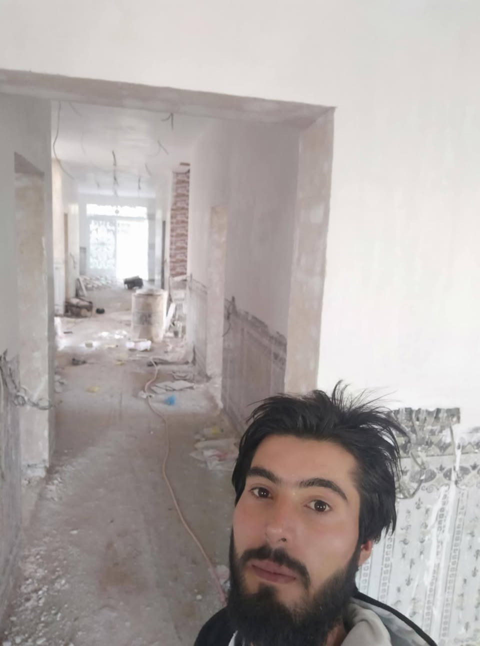 لبخ سمنت وجص وبورك واجهيات اشتغل كباله وعلى المتر ***********
