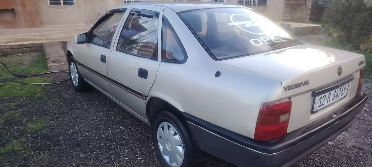 السلام عليكم
فكترا لليبع حجم 16 
موديل 1992 كابون بانزين
السنويه 2029
كابون بانزين
شرط التحويل السعر 45
*********** مكلف بالنشر
