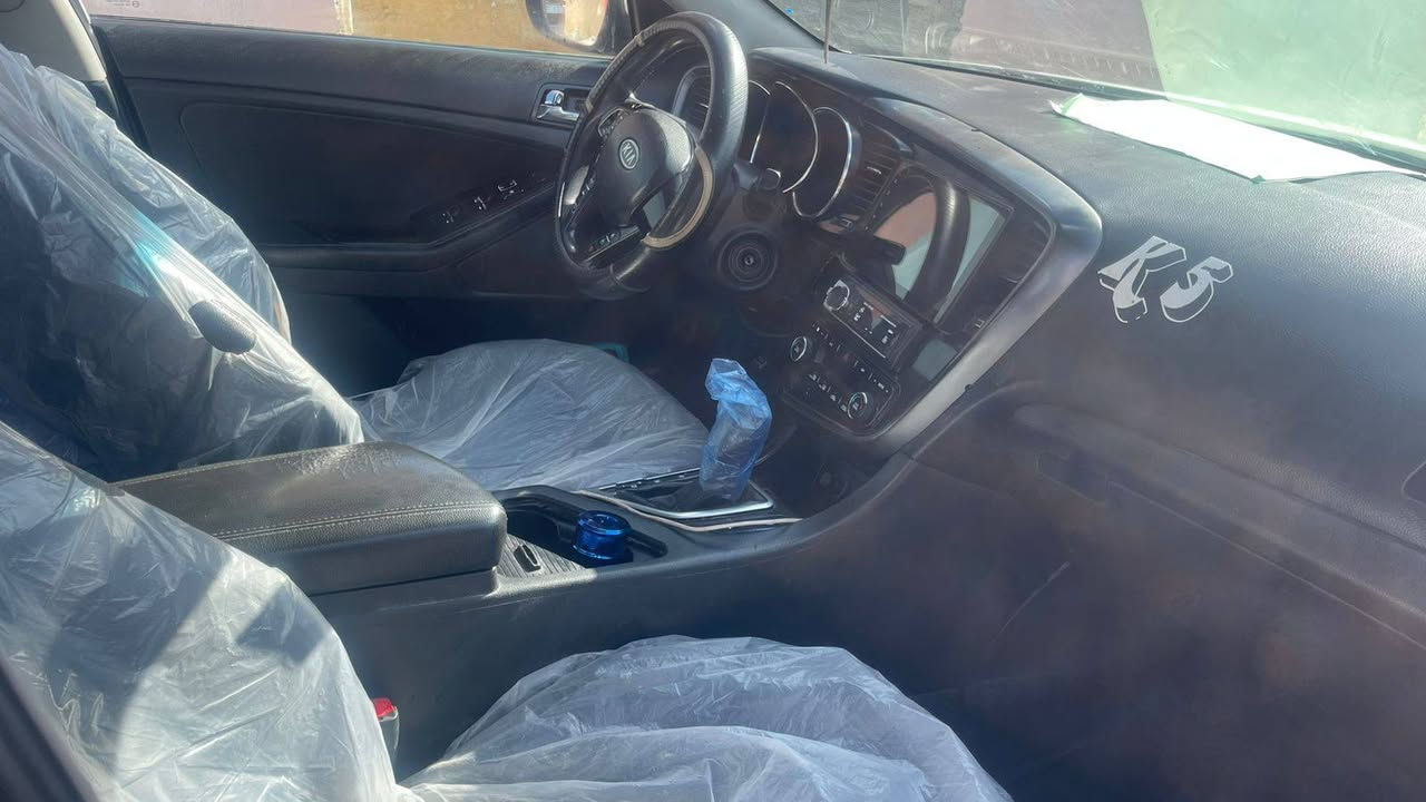 اوبتيما للبيع او مراوس بي واي دي
2011وارد كوري محرك 2400 مصبوغه عام اثر جراد معروف السلفر يجرد وتصويرها موجود يرادلها صدر شويه تعبان نضام eco قطعتين تبريد حساسات كير ومحرك خير من الله سعرها95 بي مجال قليل 
واتساب ***********
