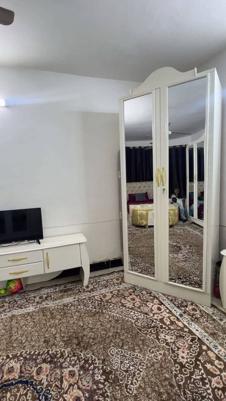 غرفة نجاره خشب للبيع الحرية ***********
