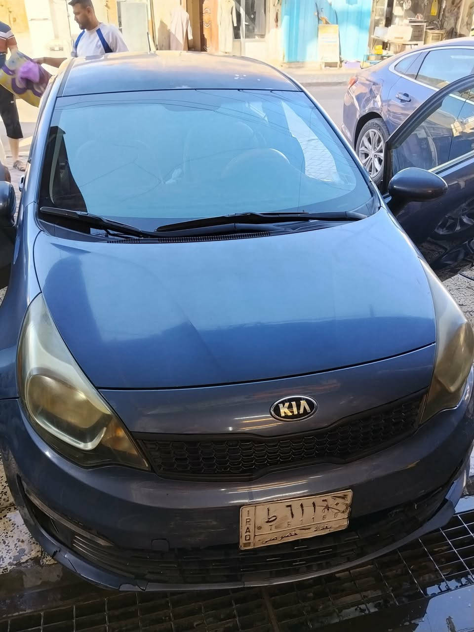 السلام عليكم كيا ريو ٢٠١٦ بغداد حادثها سطحي موجود ب الصور مواصفات بيسك
بيها طخطخات بسيطه جداً حالياً بدون صبغ بدون حادث قطع ليبل واحد 
كير مكينه تبريد ثلج تخم تاير جديد قبل سبوعين شاده 
السياره بسيمي تحويل مباشر 
مكان بغداد / الكريعات 
رقمي ***********
السعر ٨٤
