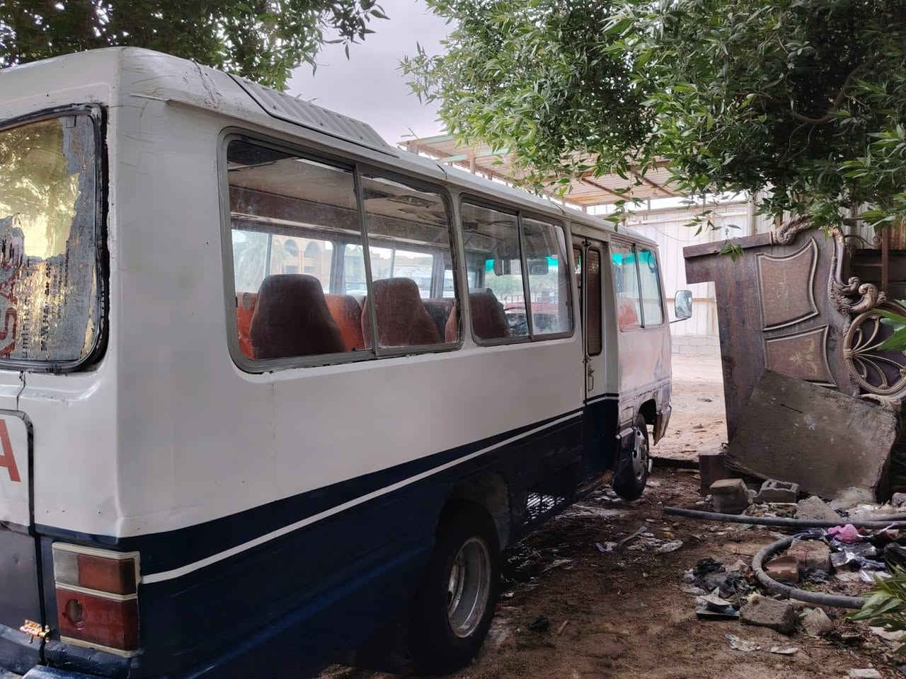 سلام عليكم كوستر للبيع عريض موديل ٩١ رقم بصراه ألماني مشروع وطني سنويه منتهي استوه ٢٤ عاج راعيه موجود يمي مكينه وكير ٣٠٠٠ بانزين بل كارتون استوه شادهن حداديه حلوه دوخل حلوات كهربائيات شغاله جام كامل سياره حلوه ونظيف جاهزه كبل للخط السعر ٥ملايين وبيه مرحبا قليل مكاني البصره وهاذ رقمي ***********
