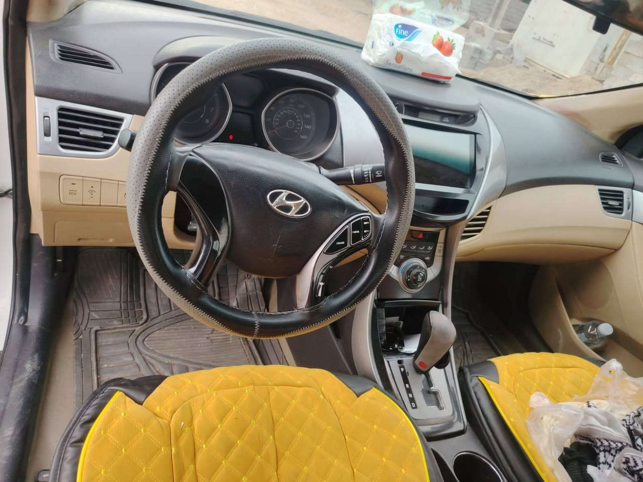 النتراء 2013 وارد امريكي بيها  بارد قليل سياره عظمتها كلش حلوه رقم سنويه قبل شهر مجدد تحويل نفس اليوم مكينه 2000 سعرها 115 وبيها مجال للطيبين
***********
