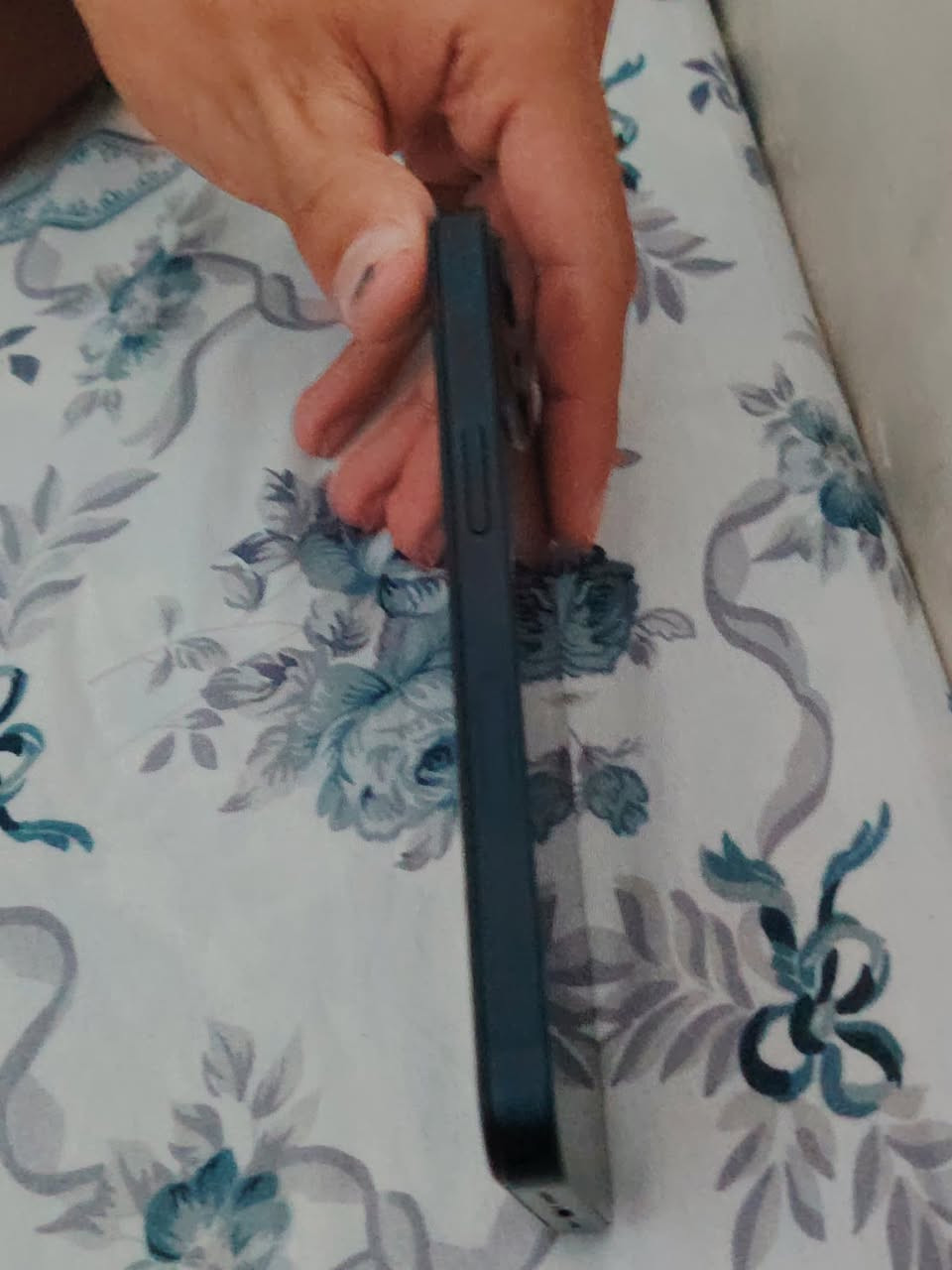 السلام عليكم 

أيفون 13 عادي 

للبيع أو مراوس أيفون 

مبدل شاشه احسن نوعيه فقط

فيس إيدي شغال

ذاكره 128

بطاري 73

جهاز نضيف لدرجه 

كامراته طبع تصوير سينمائي

سعره 380


**إذا كنت صاحب هذا الإعلان وتريد حذفه لأي سبب، رجاءا أرسل رسالة إلى الدعم الفني**