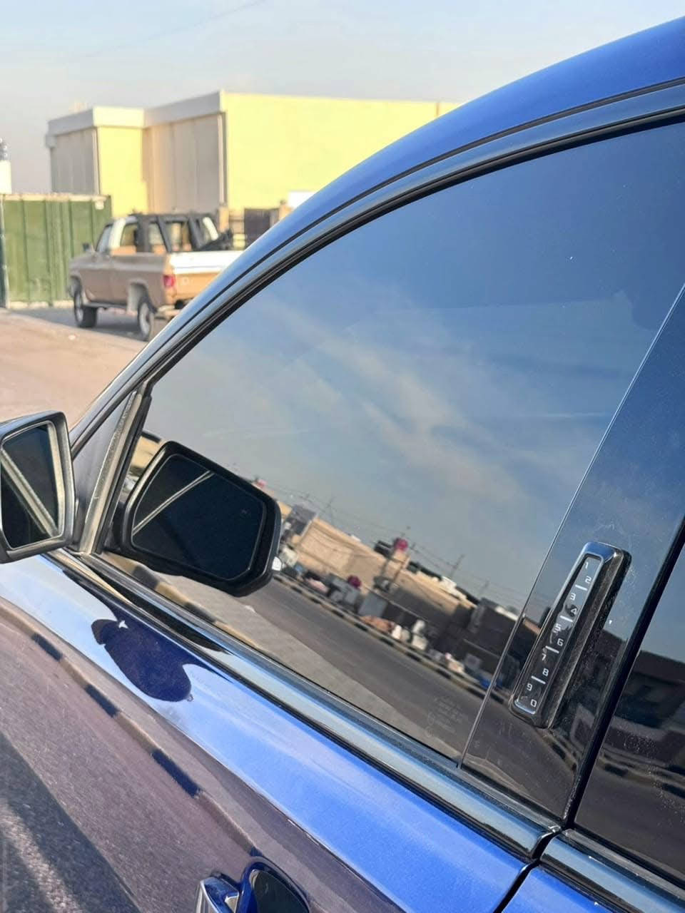 للبيع
جي ام سي اكاديا 2023 محرك 6 سلندر 
GMC ACADIA 2023  V6 
فئة SLT بلاك ادشن 
حادث السيارة امامي جهة يمنى 
مبدل بيهة بنيد 
السعر 228 ورقة وبيهة مجال 

مواصفاتهة : 
نظام اقتصادي تشتغل 6 سلندر و 4 سلندر 
اربع كامرات 360 درجة 
سستم صوت Bose 
تدفئة و تبريد بالكشنات الامامية 
تدفئة بالستيرن 
تدفئة بالكشنات الخلفية 
الكشنات الامامي كهرباء 
خزن وضعية السايق 
ستيرن يصعد وينزل و يتقدم كهرباء 
دشبول شاشة مو عداد 
بروجكتر بالجامة الامامية 
ابل كار بلي و اندرويد اوتو واير لس 
صندوك كهرباء و توجد علامة gmc فتح بالقدم 
تشغيل عن بعد 
نقطة عمياء 
تحديد مسار 
توقف امامي ذاتي
مري شفط
مري السايق تعتيم ذاتي 
مراية الوسطية تعتيم ذاتي
ويل 20 لون اسود بلادي  
زارعلهة انارة محيطية بالداخل 
وزارع عدسات بدال البروجكتر الجوة 

السيارة بيهة اضافات من شركة GMC اصليات كلهن  1: ارضيات سعرهن 400$
2: دوسات صعود سعرهن 1000$
3: وبيهة رمز دخول بالباب سعرة من الشركة 200$
4: و روف راك ( سيبايات )  سعرهن 350$ 

رقم الشاصي 1GKKNMLSXPZ238897

السيارة رقم اربيل و ب اسمي 
ابيع فقط تحويل و ما اراوس 

رقمي *********** 
مكاني بغداد - حي الجامعة
