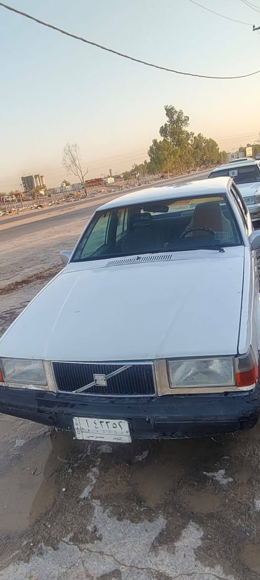 فالفو موديل 90 كير محرك كفاله اوتماتيك السياره جاهزه بدون تحويل مالكها بل كوفه ماواصله السعر 17وبيها مجال مكاني نجف‏‪***********‬‏
