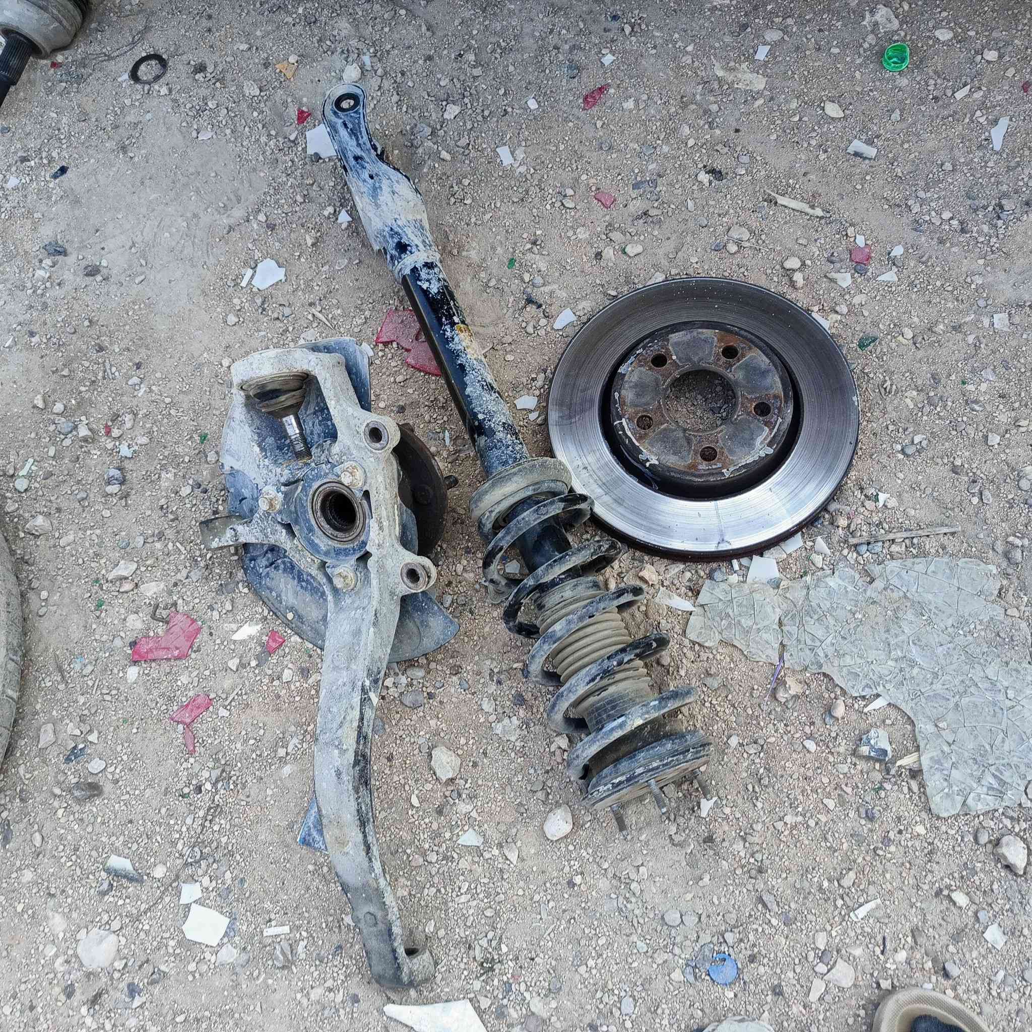 حداد متنقل كافه انواع السيارات داخل النجف شغل درجة اولى اتصل موجود 24ساعه وين متعطل نجيك ***********بي واتساب
