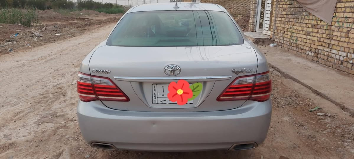 السلام عليكم ورحمة الله 
كراون حوتة موديل 2010 أصل عتبه وتكم 
رقم انبار مشروع وطني قرار 48 باسمي مكاني بالكوت 
جنطه شفط 5 بصمات 
لايت دوار 
بگلايت كريستال 
محرك 2500 cc گير 6 نمر 
تحوير نجف سياره جاهزه 
گصة قماره موس بس من بره التكم 
والتكم الوسطيه مكفوله 
السعر128$  بيع مستعجل 
للتواصل ***********
