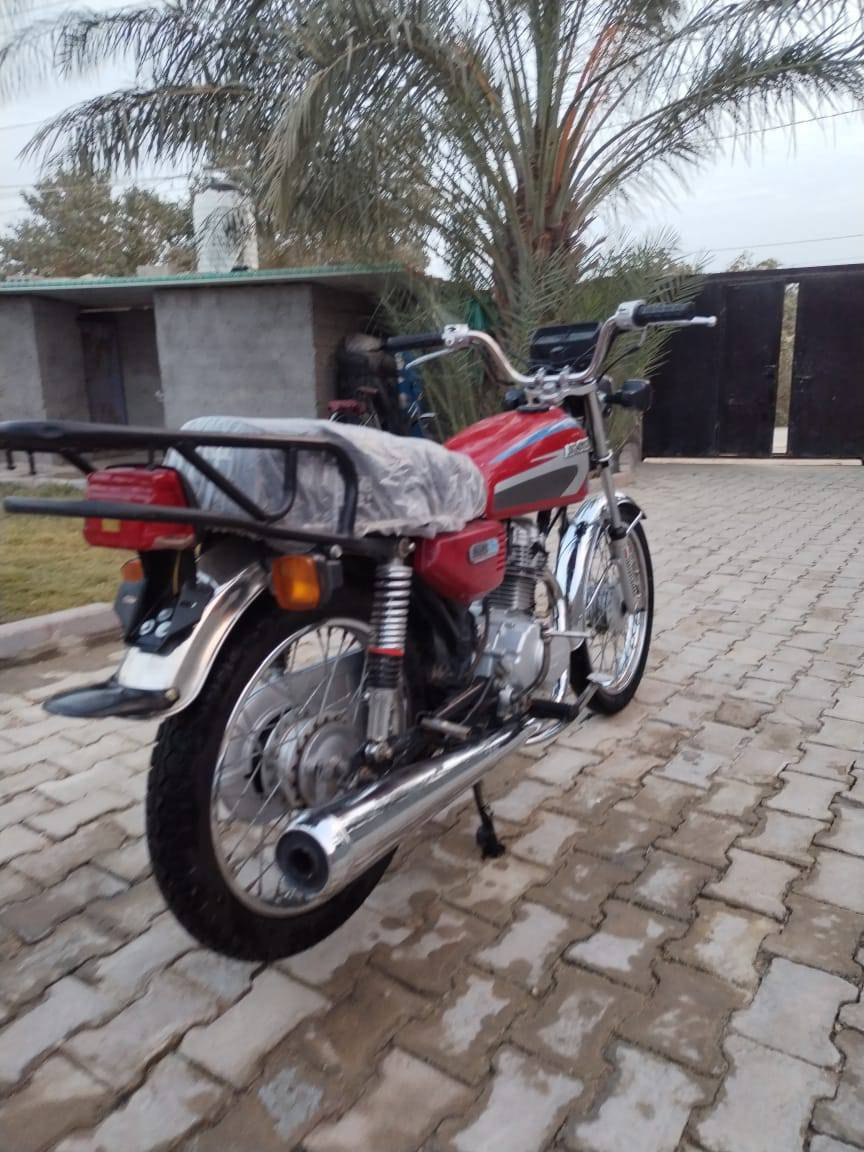 السلام عليكم دراجة للبيع ارشا اوراقها كاملة دراجة جديده موديل 2020 مگينه خرسه وشلعه كهربائيات شغاله شباب الدراجة جديده ومامتعوبه السعر 650 وبيها مجال العنوان كربلاء ***********
