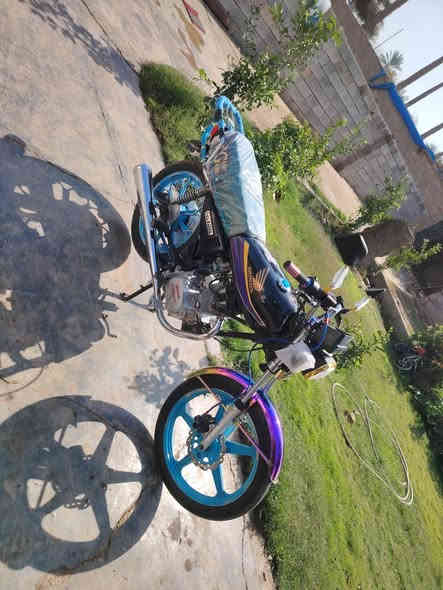 سلام عليكم للبيع دراجه موديل ٢١ دراجه حلو حيل متعوب عليها من البيت للمحل دراجه احله من الصوره سعر ٤٥٠ وبيها مجال  مكاني الضلوعيه رقم /***********
