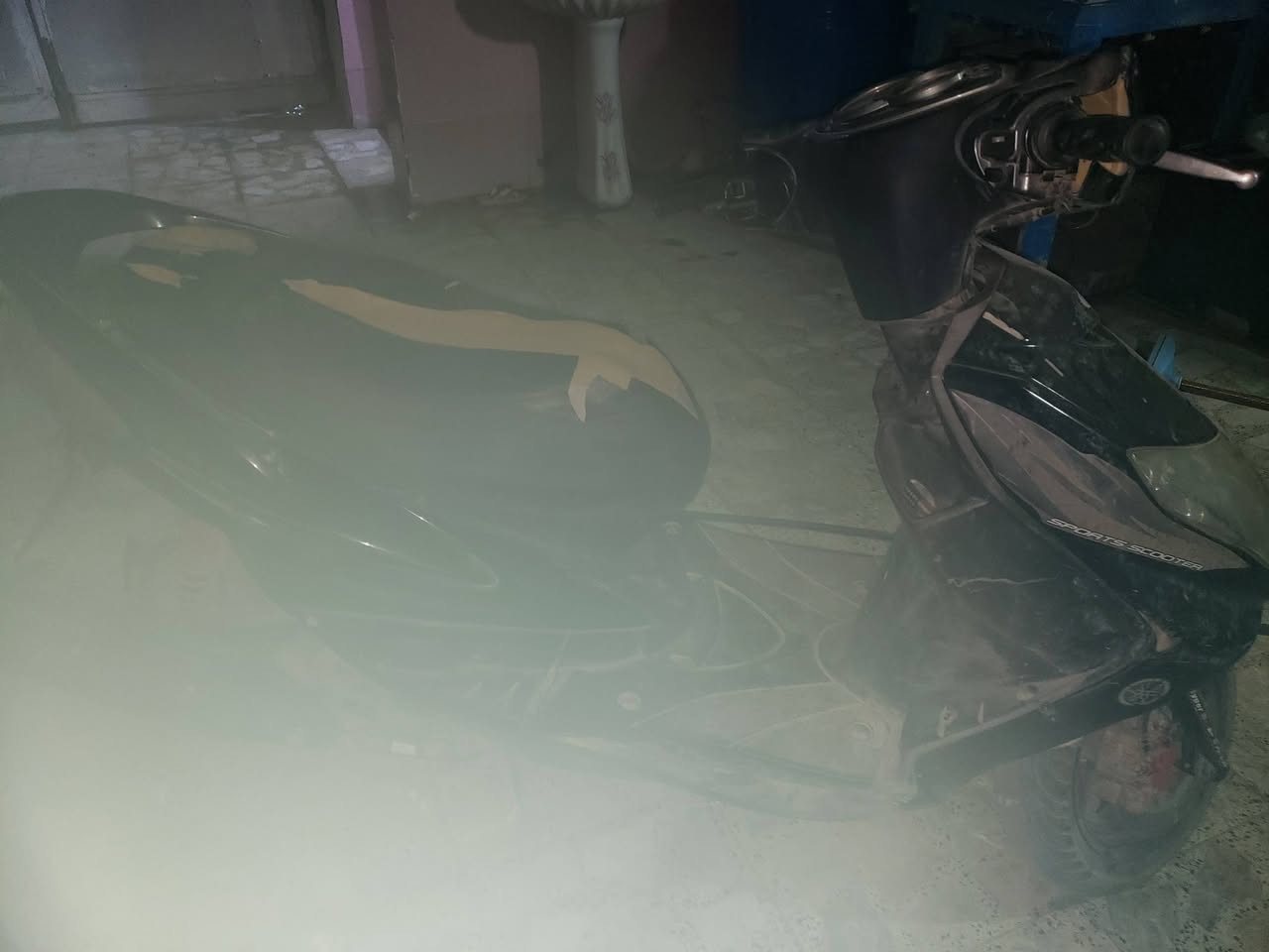 لبيع سكنز فحل بيه كابريتر تعبانه ودبلات الامايه  مكينه ناعمه تخبل شلعه ومعد والباقي مكفول مكاني البياع قرب تقاطع درويش سعر ٣٥٠ بيه مجال بصيط ***********
مالي خلك اسويه وبيه قبق بانزين مكسور وجبتله واحد تفصيخ كامل ماشده
