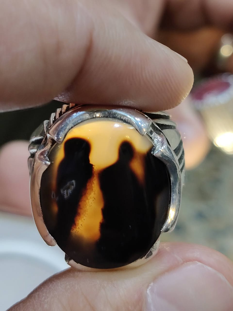 عقيق يماني 250 ألف بغداد ***********
