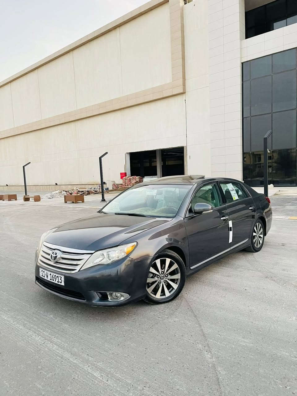 للبيع بسعر مناسب جدا 139$ اعتذر عن الاقساط والوعده
تويوتا أڤليون 2011 وارد امريكي مواصفات 1/1 Vip لون نفطي رقم بغداد  بااسمنا انكليزي (11)  سنوية جديدة لغايه 2030 هزه جديدة شرط التحويل… 
مكفولة كفاله عامة من كلشي …. سيارة على وضع الشركة…
سيارة جاهزة بدون اي نقص….
محرك 6V/3600 …. السياره ماشية 170KM.. محرك مامفتوح…
شرط محرك وكير وصدر وكهربائيات وتبريد وتدفئة وتخم تاير سيارة جاهزة من كلشي….
مواصفات فول 1/1 Vip معروفة مواصفاتها مايحتاج اذكرها….
العنوان/ صلاح الدين/ تكريت/ القادسية….
السعر 139$ اعتذر عن الاقساط والوعده…
للاستفسار ***********
***********
