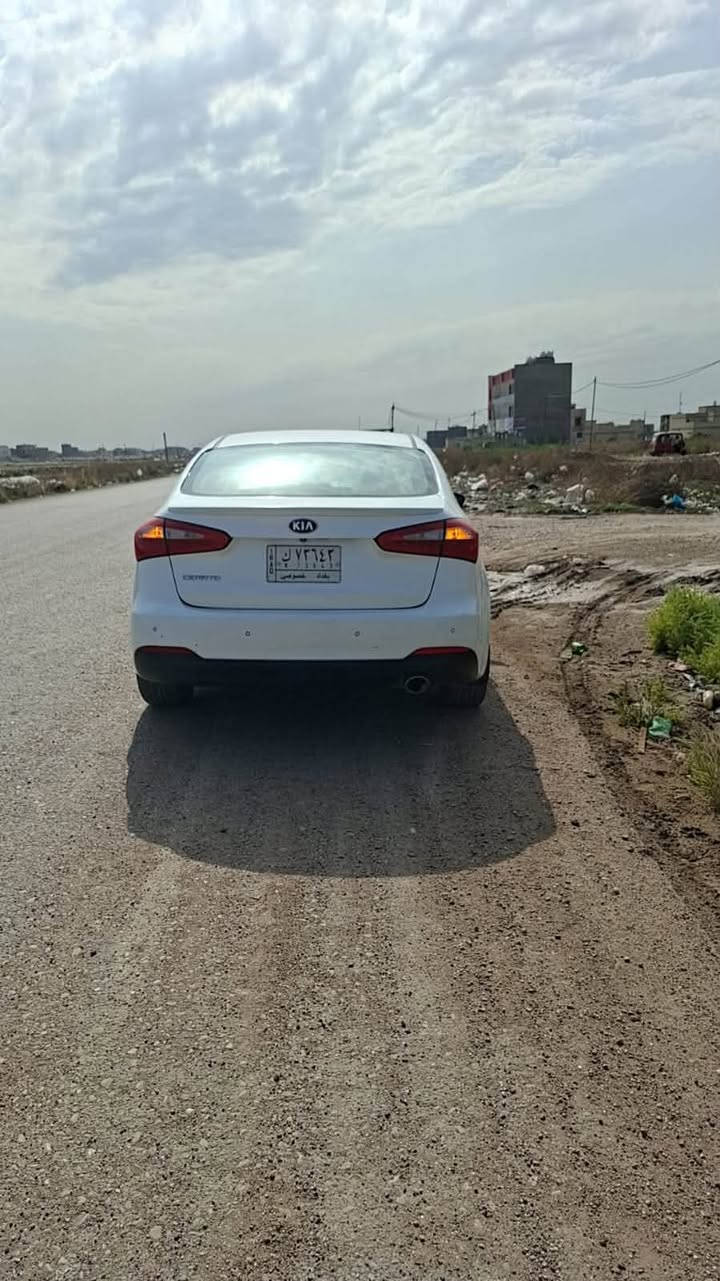السلام عليكم
كيه سيراتو خليجي 2015مواصفات دوليه
السياره فول الفول
1 - محرك 2000
2- فتحه سقف
3- تحكم سترن جهتين
4- قطعتين تبريد
5- كشنات جلد
6- كشنات تدفئه تبريد
7- كشن كهرباء
8- حساسات امامي خلفي
9- ويل حجم 17 شمسي
10- شاشة اعطال
11- ثلاث وضعيات قياده
وبيه موصفات هوايه عدى الي ذكرته
السياره باسمي رقم بغداد الماني والسياره مكفوله عدى باب السايق بيه اربع اصابع ومصبوغه والباقي مكفول صدر جديد تبريد جديد كير مكينه مكان السياره بغداد حي الاعلام *********** وبي واتس اب
السعر 130$ وبيه ماجاب
