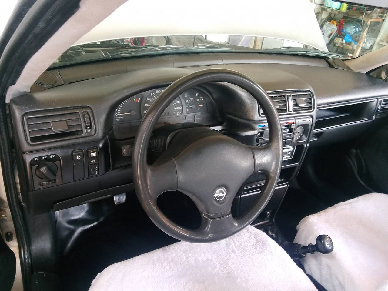 أوبل فكتىره موديل 92محرك 20سنويه حد29دفتر بانزين شرط تحويل والغرامه والسياره مصبوغه جماليه كبل أسبوع رقم موبايل***********
