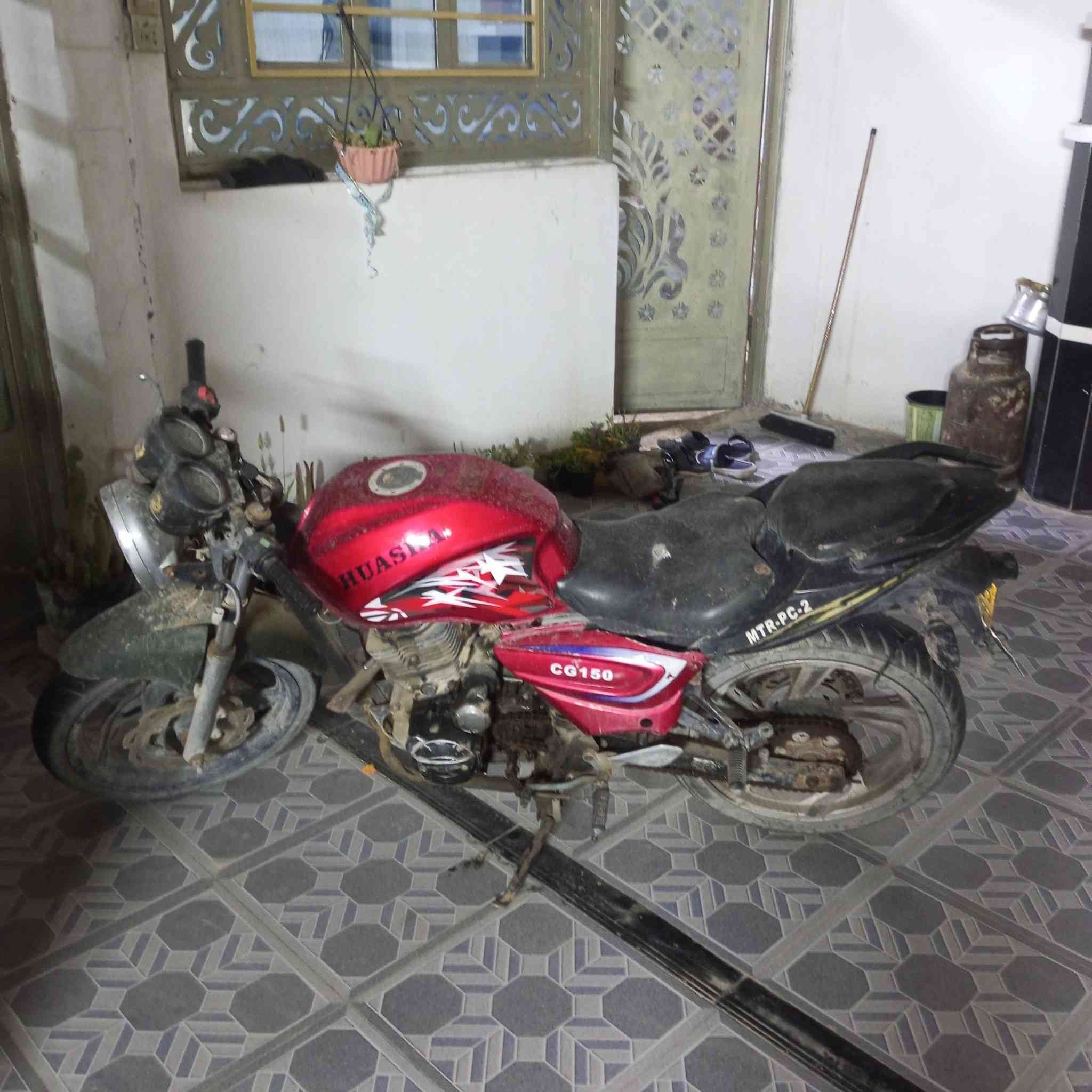 السلام عليكم ماطور كير للبيع ليفان حاطله تانكي هيوشه شغال كهربايات نقص يراد له ترتيب سعر ١٥٠


**إذا كنت صاحب هذا الإعلان وتريد حذفه لأي سبب، رجاءا أرسل رسالة إلى الدعم الفني**