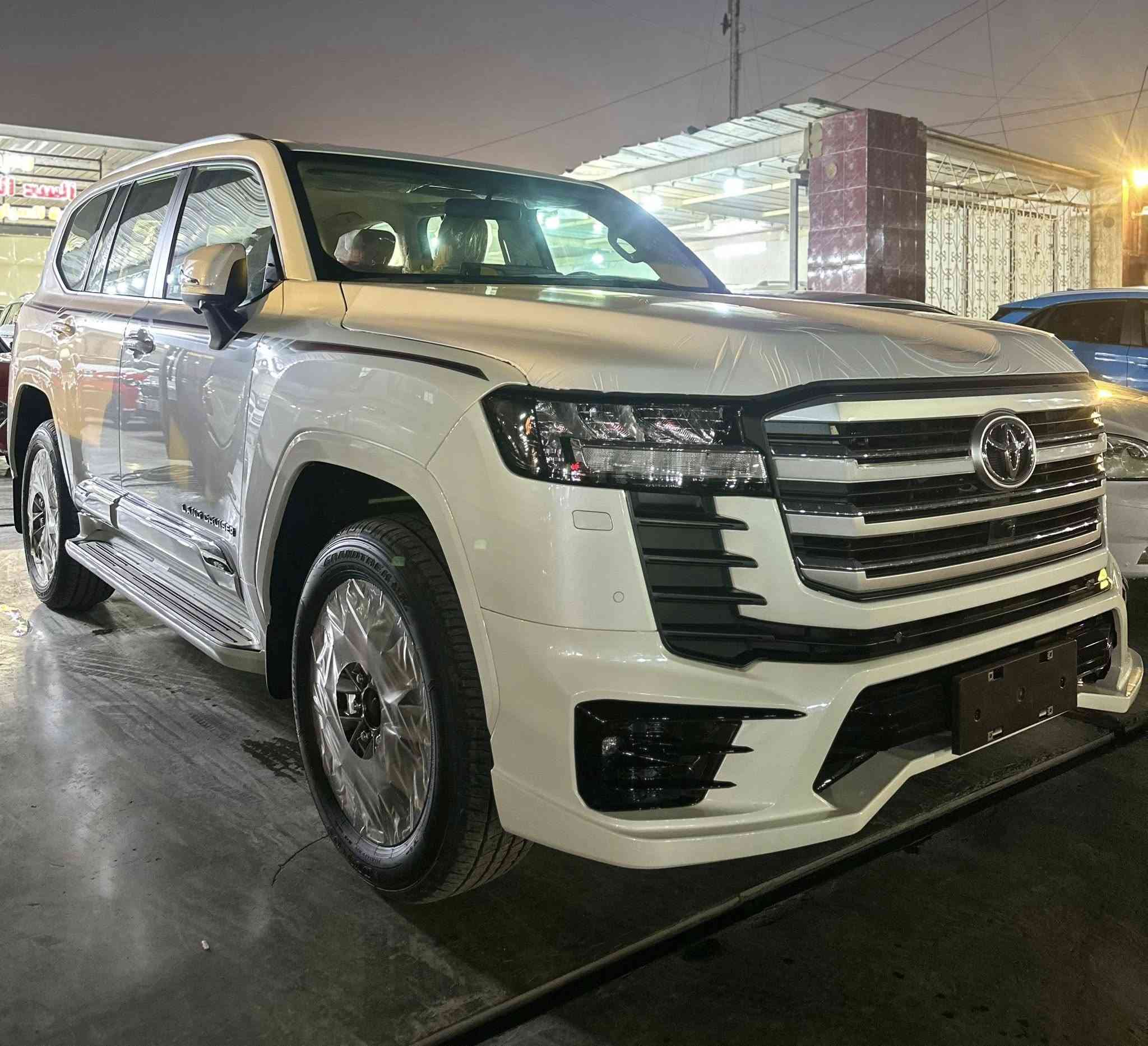 🏛️ شركة السد العظيم لتجارة السيارات
🏛️ شركة جمال الكرم لتجارة السيارات
✨ حيث تلتقي الفخامة بالثقة.. وجهتكم الأولى لامتلاك الأفضل. ✨

🚀 وصول موديلات 2025 - 2026
نقدم لكم نخبة السيارات اليابانية؛ نتعامل بسيارات وارد بريم فقط، لضمان أعلى مستويات الجودة لأصحاب الذوق الرفيع.

📋 الأسطول المتوفر:
🔹 Land Cruiser VXR Limited
🔹 Land Cruiser VX Limited
🔹 Land Cruiser GXR Limited
🔹 Nissan Patrol
🔹 LEXUS

✅ المحركات: (Twin Turbo / تنفس طبيعي).
✅ الجاهزية: متوفر (مرقم / بدون رقم) وبكميات كبيرة.
⚠️ ملاحظة: البيع نقد فقط.

📍 مواقعنا (بانتظار زيارتكم):
 * شركة السد العظيم: بغداد - مجمع معارض البياع - الشارع الرئيسي.

 * شركة جمال الكرم (الفرع الثاني): بغداد - اليوسفية - الخط السريع الدولي.

✨ تفضلوا بزيارتنا يومياً لمشاهدة سياراتكم المفضلة على أرض الواقع، كادرنا بانتظاركم لتقديم أفضل الخدمات.

📞 للاستفسار والحجز (متاحون لخدمتكم):

📲 محمدالكرم: ***********
📲 محمدالكرم: ***********

#السد_العظيم #جمال_الكرم #وارد_بريم #سيارات_العراق #بغداد #معارض_البياع #لاندكروزر #نيسان #باترول #لكزس #سيارات_2026 #تويوتا #سيارات_فاخرة #نقد_فقط #اكسبلور #العراق #تجارة_سيارات #VXR #GXR #VX #NissanPatrol #Lexus #ToyotaIraq #BaghdadCars #ToyotaOriginal #PremiumCars
