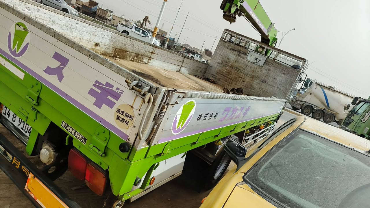 السلام عليكم بدي طوله ٦وربع جاهز بالكهربائيات كامل دعاميه صناديق كاعيته جكر بليت اتصال ع هذا الرقم 
***********
