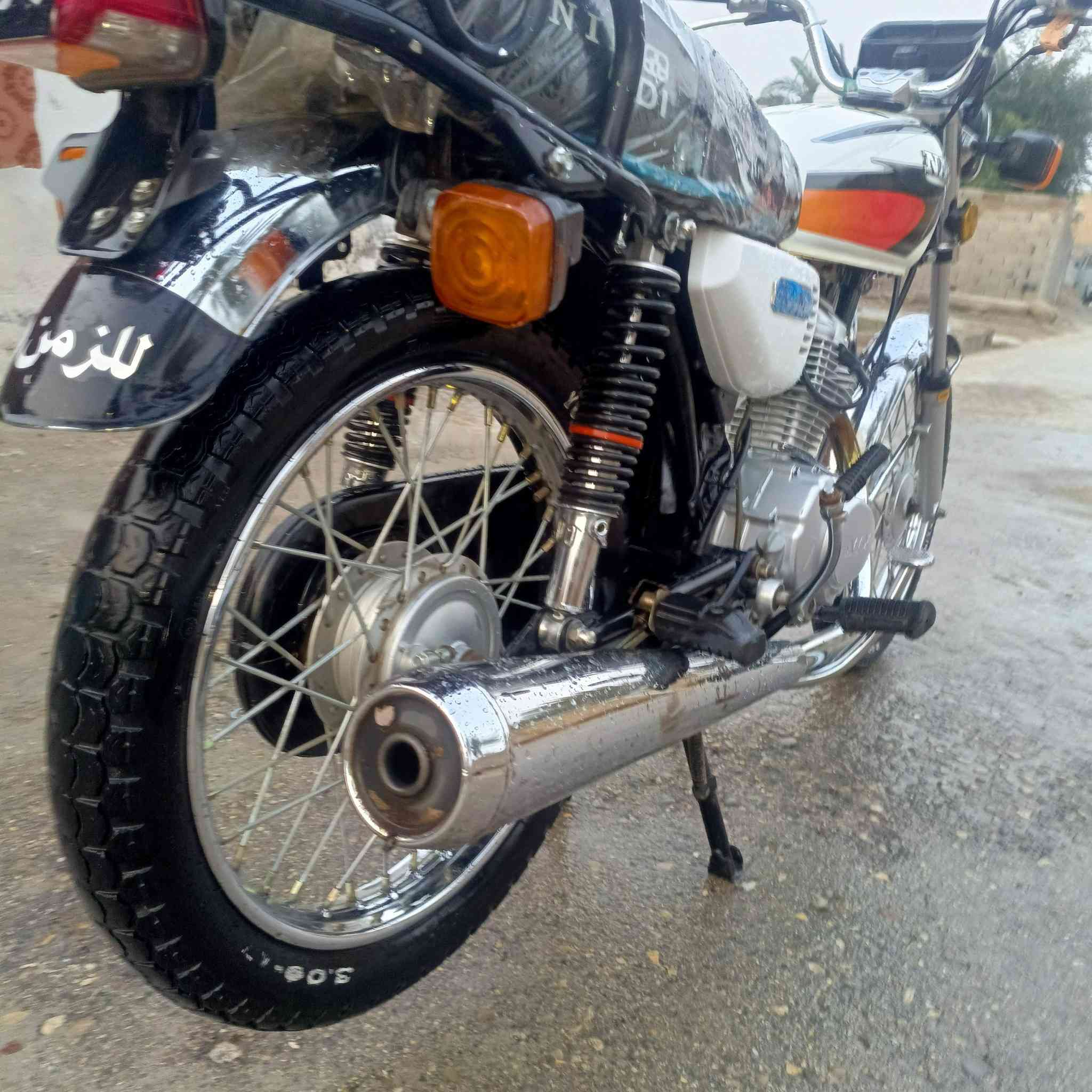 سكنر للبيع موديل 25 دراجه اربعه قير السعر 650 بها مجال مكان كوت***********
