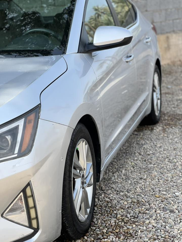 السلام عليكم
النترا للبيع موديل ١٩ امريكي 
حادثها قبق  صندوك فقط 
كير اي تي 
مكينه حداديه تخم تاير جديد
 تبريد السياره جاهزه 
رقمها بغداد تحويل مباشر 
مكان السياره كربلاء 
السعر ١٣٥ وبيهه مجال ***********
