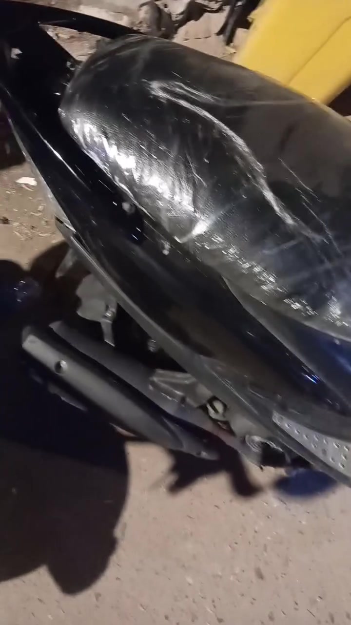 سلام عليكم ماكس عدله كفرات حلوة سلف شغال بس باتري يراد بيهه صوت بلكزوز كعكه يمكن يعني دراجه بين قوسين يرادترتيب شغاله وحلوة بلمشي ومكينه بلاد مفتوحه مرة وحده سعره 400 بيهه مجال قليل جمهوريه مكاني ***********ابيع عله وضعهه تجي تشوفهه
