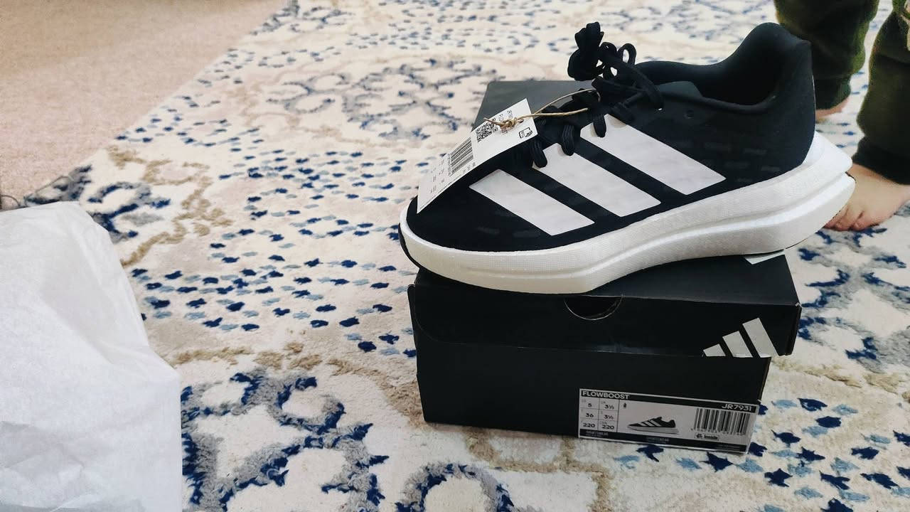 اديداس اصلي قياس ٣٦
اجاني هديه قيم وأخذ
***********
