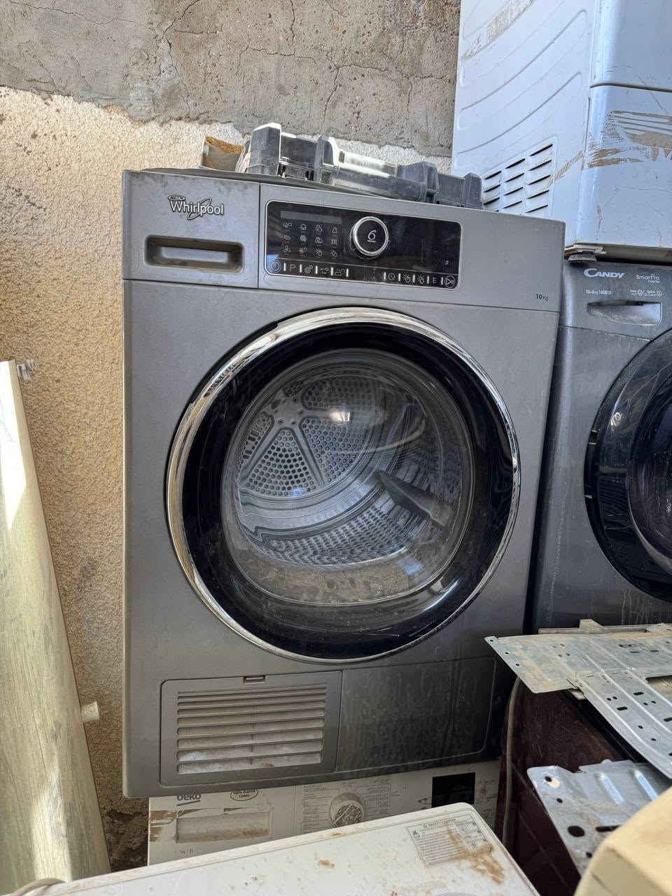 غراض مستعمله نضيفه للبيع كلمن وسعره مكان كوت شهداء شارع الاطلال للاستفسار على هذا الرقم ***********او راسلني خاص
