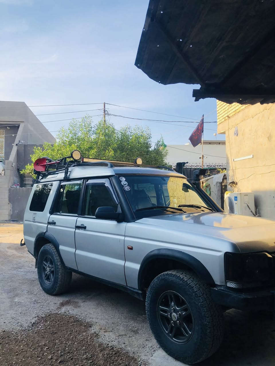 مكلف بلنشر للبيع💬
لأند روفر دسكفري 
السياره موديل 2003
رقم بغداد 
مكينه بانزين 3.900 /V8 
مصبوغه عام جماليه 
تخم تاير  
كير عادي 
سعر السياره 80ورقه 💸
للستفسار اتصل ☎️📞
***********
***********
