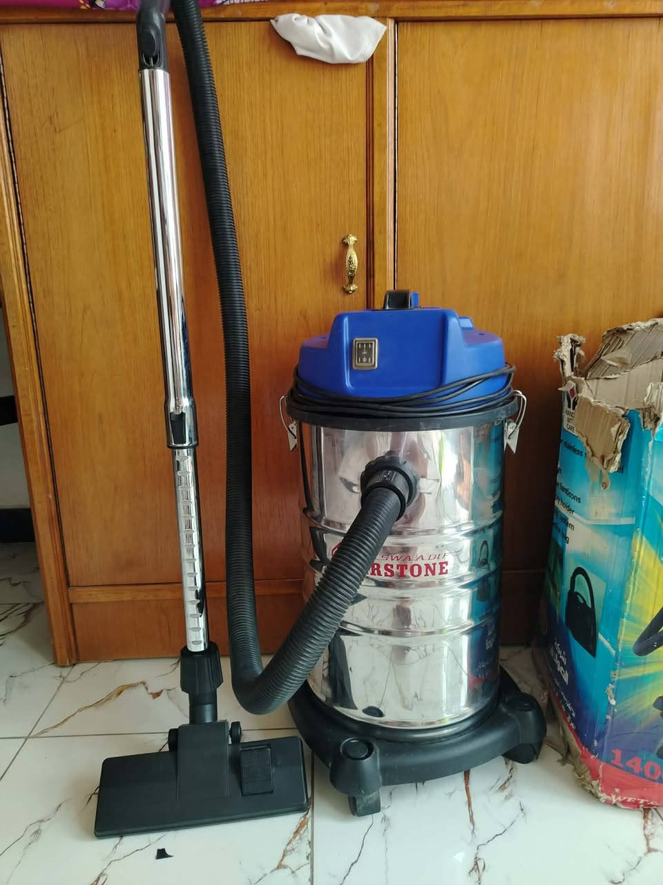 مكنسه بيت كهربائيه حجم 1400 W الحجم الكبير بيع 60

  مكاني  نجف


**إذا كنت صاحب هذا الإعلان وتريد حذفه لأي سبب، رجاءا أرسل رسالة إلى الدعم الفني**