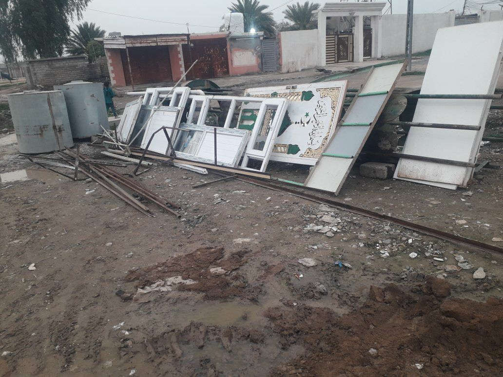 غراض مستعملة للبيع ابواب حديد ابواب بلاستك خزانات گيزر ***********
