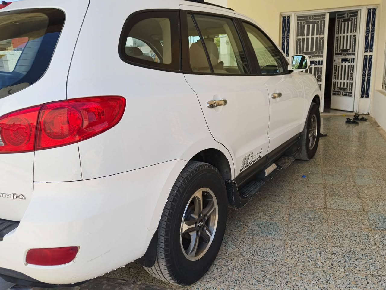 سلام عليكم للبيع..
سنتافي موديل 2008 
امريكي 5 راكب 
قطعتين تبريد
محرك 6-2700 دوش
سياره حادثها خشم البنيد 
وبيها كم شخط يعني
سياره كير محرك صدر خير من الله 
دعاميات مغلفه 
السياره تدفئه تبريد ثلج 
وياها جامتها الخلفيه الاصليه مضلله
دوساتها الاصليه ايضا غير المشدودات
سويج وبصمه ثاني
وبعد عراض للمحرك 
سياره ماشيه 200 الف
واحلى من الصور بهواي
رايده ب97 وبيها مجال لوجوهكم الطيبه
مكانها الانبار الحبانيه 
***********اتصال
*********** واتساب
