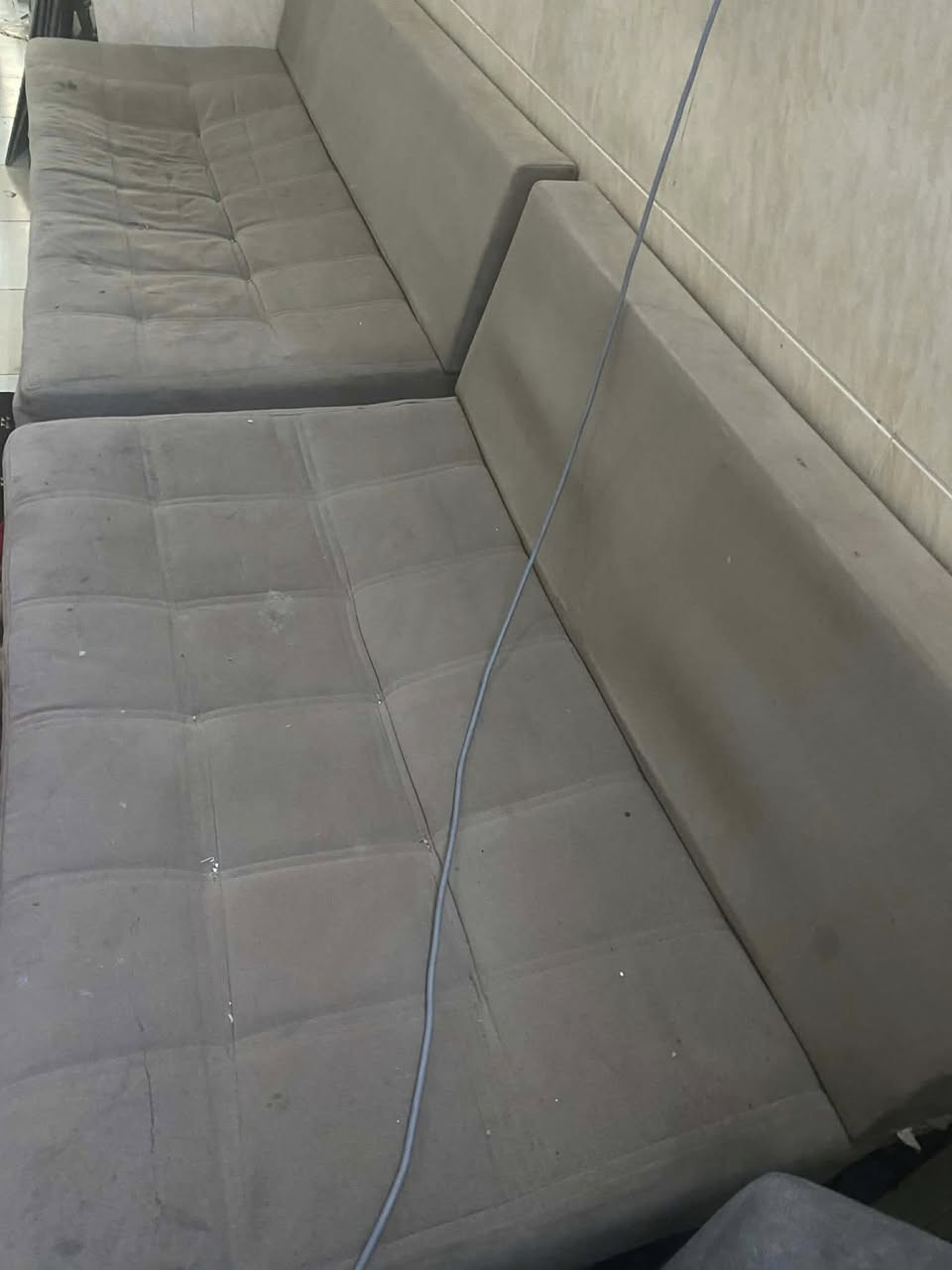 السلام عليكم 
تخم ديوان سعره 75 
قنفتين سعرهن 25 
زوالي خوات قياس 3 في 2 سعر الوحده 15 
كاربت قياس 3 في 5 سعره 35 
كلهم الاسعار بيهم مجال


**إذا كنت صاحب هذا الإعلان وتريد حذفه لأي سبب، رجاءا أرسل رسالة إلى الدعم الفني**