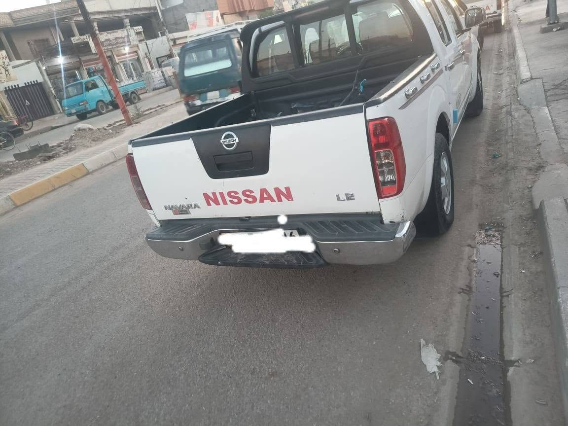 السلام عليكم بيكم نيسان نيفارا اوتوماتيك سياره جاهزه مكفولة كفاله عامه الموديل ٢٠١٠ سياره تخم تاير تبريد شغال السنوية مجددة 
محرك محور 
للاتصال ***********

