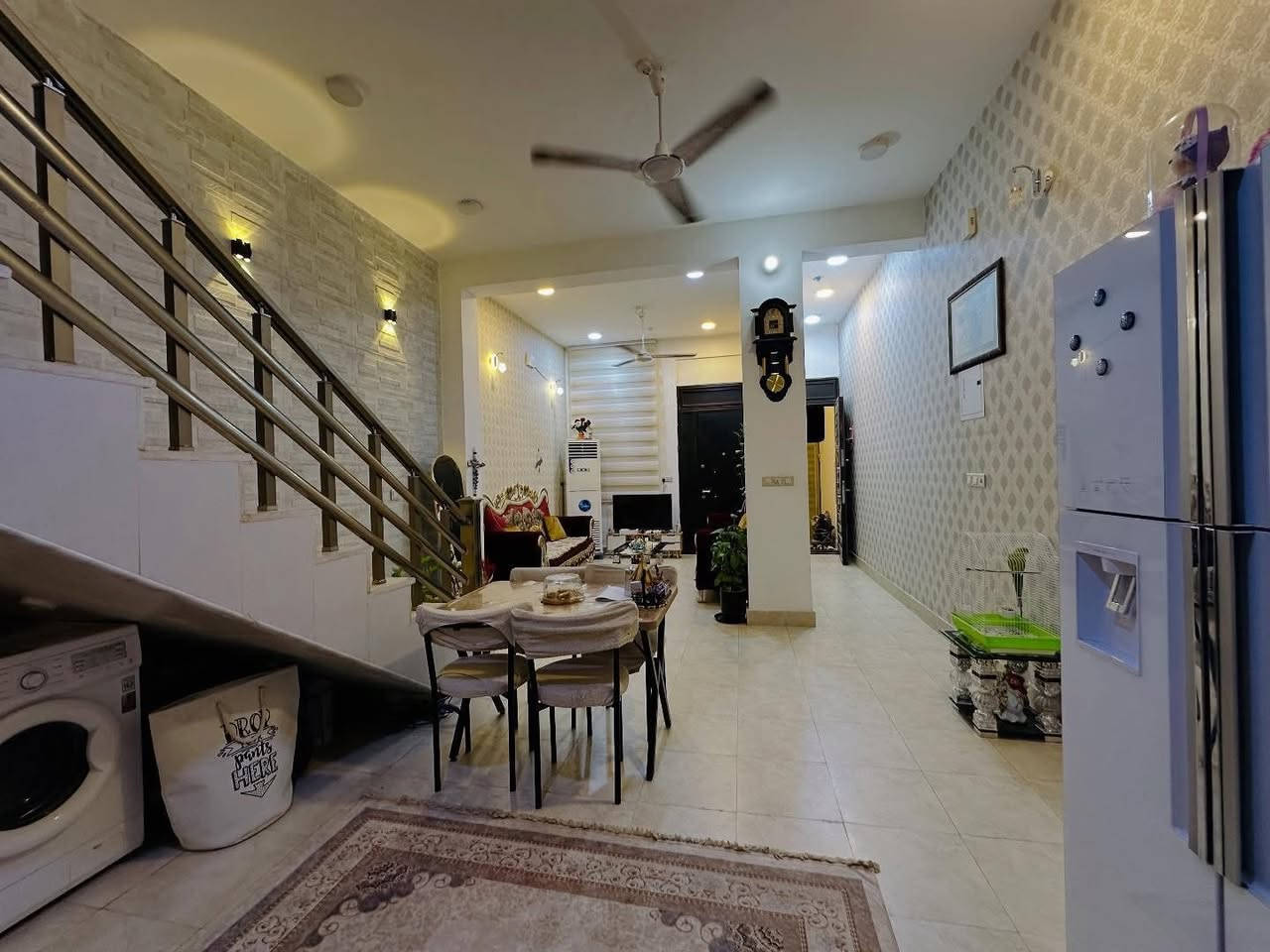 #دارللبيع_بناءحديث🏠

 🏠دار للبيع_طابو زراعي سند 25
📍الموقع / حي الصحة خلف اسواق ليمونة 
🏠🧱بناء حديث درجة أولى 
✏️المساحة 100متر - 5✖️20

✅يتكون من طابقين✅

يحتوي الطابق الاول ع //غرفةنوم➕هول➕صالة➕مطبخ➕مجمعات صحية 2➕

الطابق الثاني // 3غرف نوم 🛌➕مجمع صحي 

🏫📚نستقبل جميع عروض البيع و ترويجها بإعلانات ممولة 
      للمزيد من التفاصيل الاتصال او المراسلة خاص 

 حسن السعيدي ‭***********          
علي السعيدي *********** _ ***********
حسين السعيدي *********** _ ***********

 📍موقع المكتب  📌 الحله - حي الامام علي
مقابل مجمع الوافي _قرب المول الجديد
