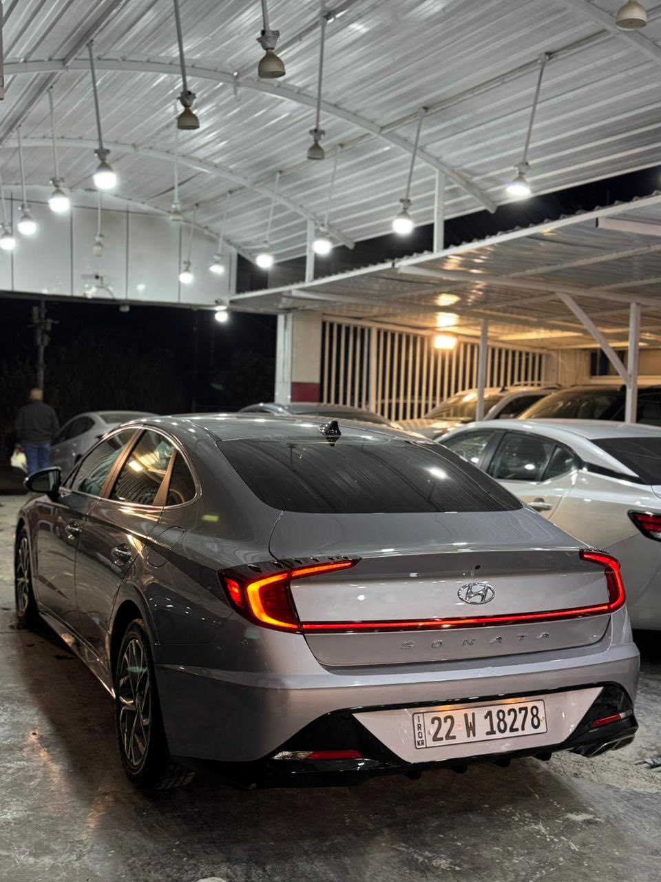 السلام عليكم 
سوناتا 2023 وارد امريكي 
حادثه جاملغ امامي فقط 
صبغ قطعه وحده بدون دواخل 
وبيه بارد بالباب الي وره الصدر مسحوب بي دي ار
صور الحادث مرفقه بالمنشور 
-بصمة ابواب
-دخول ذكي 
-بصمة تشغيل 
-جنطه ذكيه
-لد نهاري 
-رادار 360 درجه 
-حساسات 
-توقف الي 
-اوتو هولد
-اربع انضمة قياده
-كير دكم
-نقطه عمياء
-قياده اليه
-تحديد مسار 
-مؤشر طرق
-داخل ابيض بلادي
-كشنات كهرباء
-كشنات تدفئه
-سايد بريك بصمه
-محرك 2.5 
السعر 175$ وبيه مجال بسيط
كير ومحرك كفاله برغي ممفتوح بيهم 
السياره جاهزه كير ومحرك وحداديه وتخم تاير وتدفئه وتبريد وشرط الفحص
السياره حلوه وناصبه وبالعافيه على الي ياخذها 💜
عنواني بغداد
الهاتف ***********
