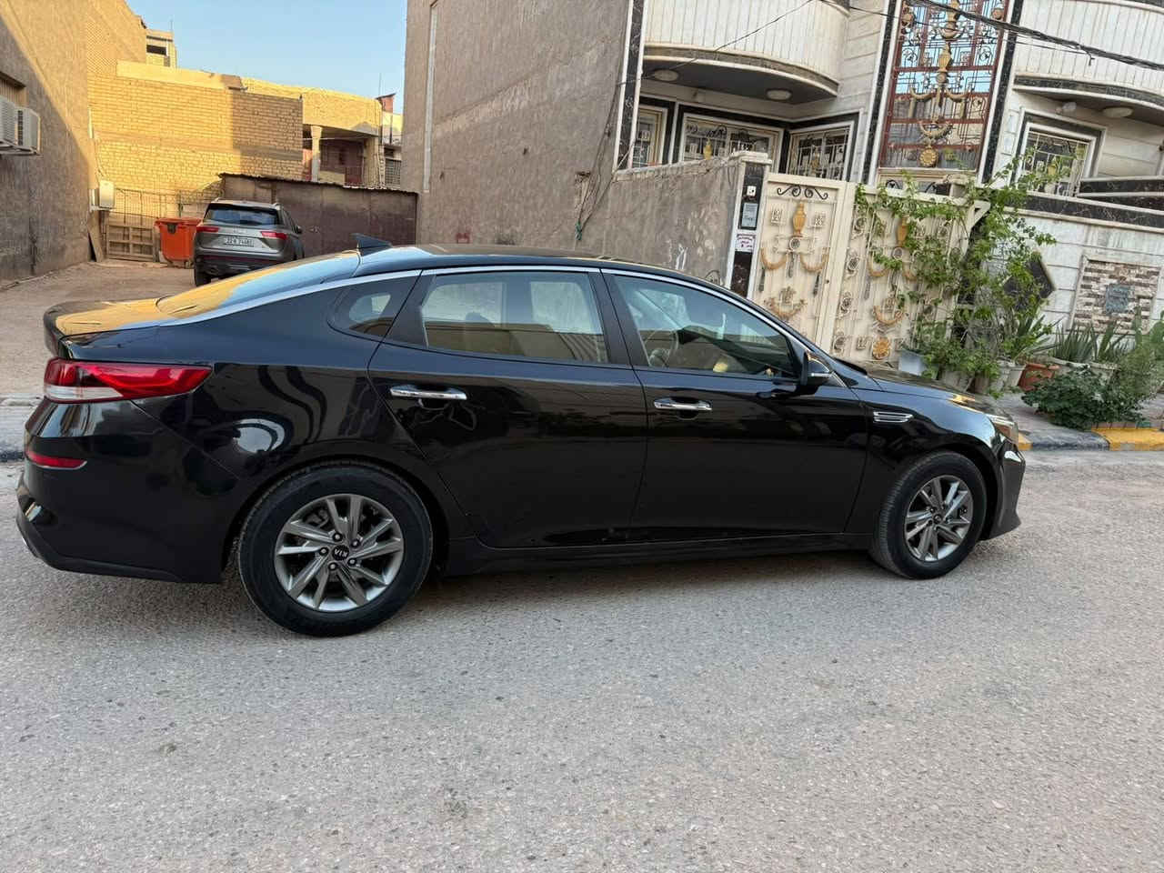السلام عليكم
السلام عليكم 
سياره اوبتيما ورد امريكي موديل 2019 رقم بغداد انكليزي باسمي مداور ثاني يوم 
سياره نص فول حساسات اماميه وحساسات خلفيه كامره كير مكينه حداديه كفاله جاهزة السياره بيها سحب مو طبيعي 
رادار جهتين السياره حادثها بسيط طخه بالبنيد والهلالات الخلفيه كما موضح بالسونار سونارها جديد سياره جديده  ماشيه 138 تبريد العنوان كربلاء  السعر120مجال بسيط بيع سريع رقم الهاتف***********
