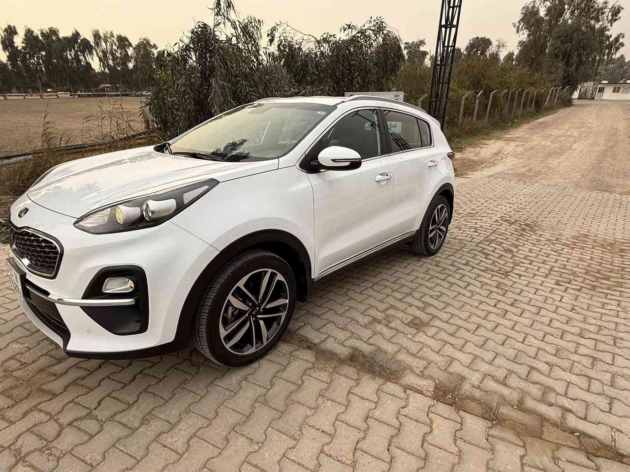 كيا سبورتج 2021 خليجي
السيارة كفالة عامة من الطخه والصبغ والبارد

بصمة كراسي كهرباء وجلد اصلي 

حساس امامي خلفي

ماشيه 77000 كم 

السياره جديده وخير من الله 

السعر 212 

للاستفسار 

***********
