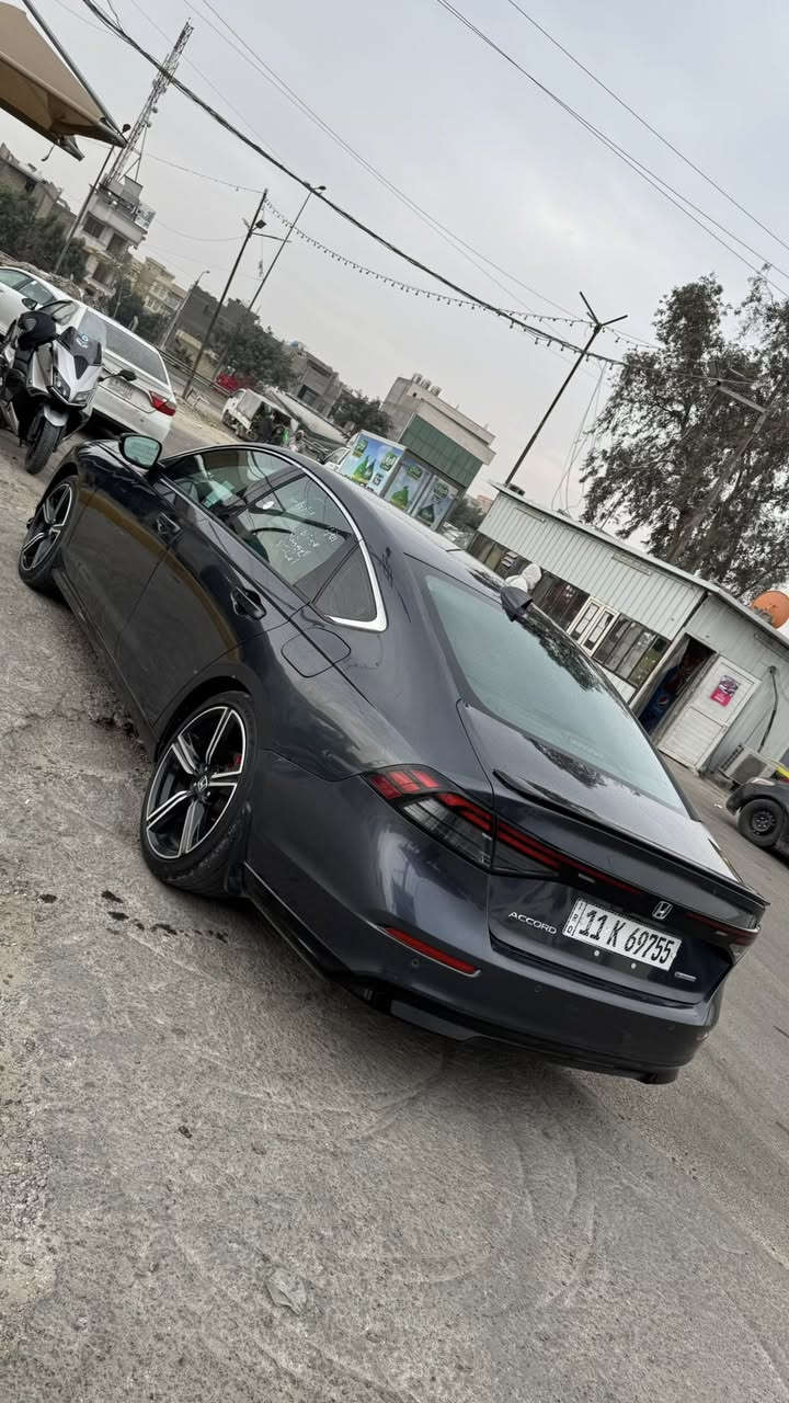 السلام عليكم  للبيع هوندا اكورد موديل 24
فئه EXL 

لحادث فقط تبديل بنيد 

السعر 220 أو بيها مجال 

الرقم ***********
